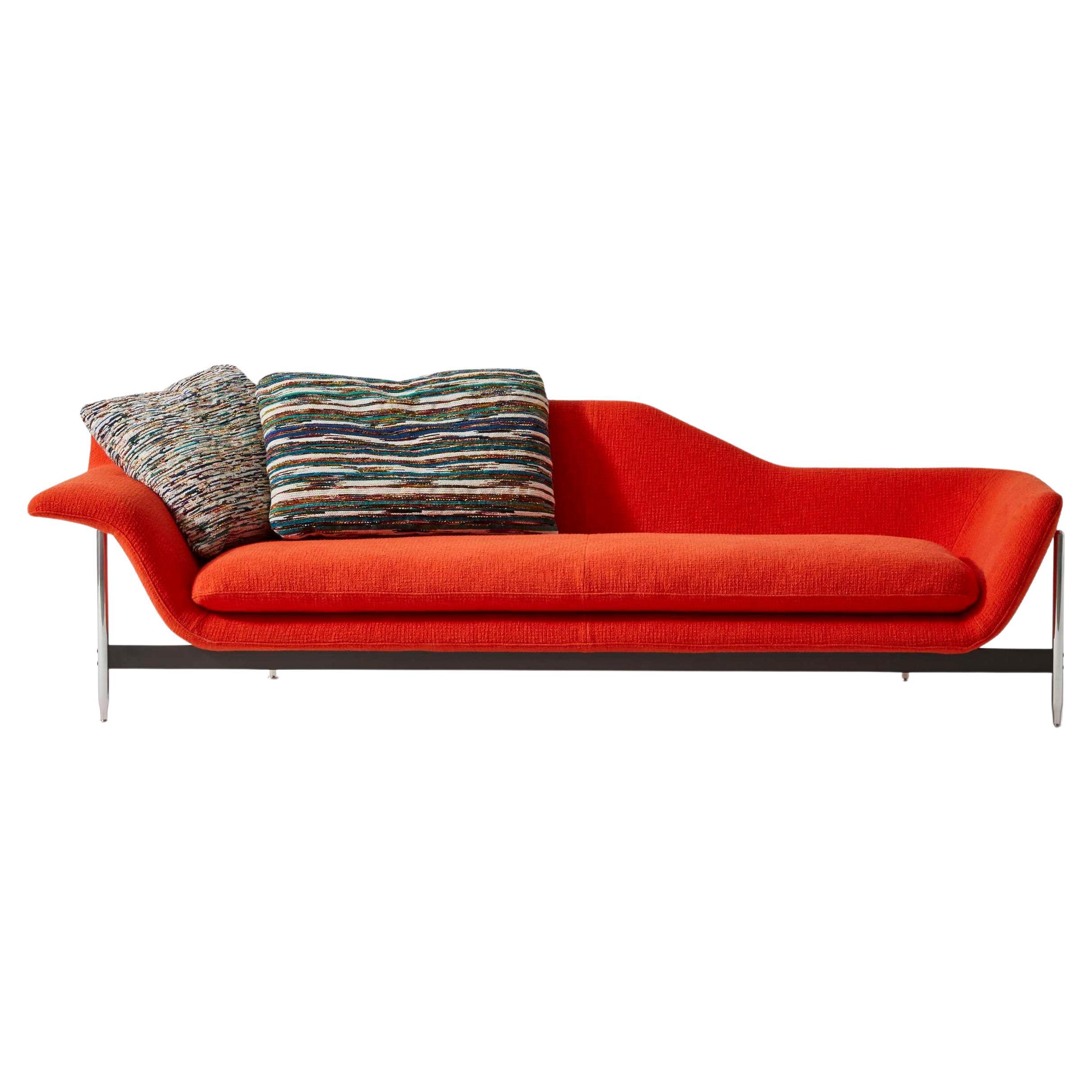 Bancs Esosoft d'Antonio Citterio pour Cassina

Un système de salle de séjour conçu pour définir le paysage domestique de manière fluide et flexible. Le premier projet conçu par Antonio Citterio pour Cassina est un canapé modulaire qui incarne