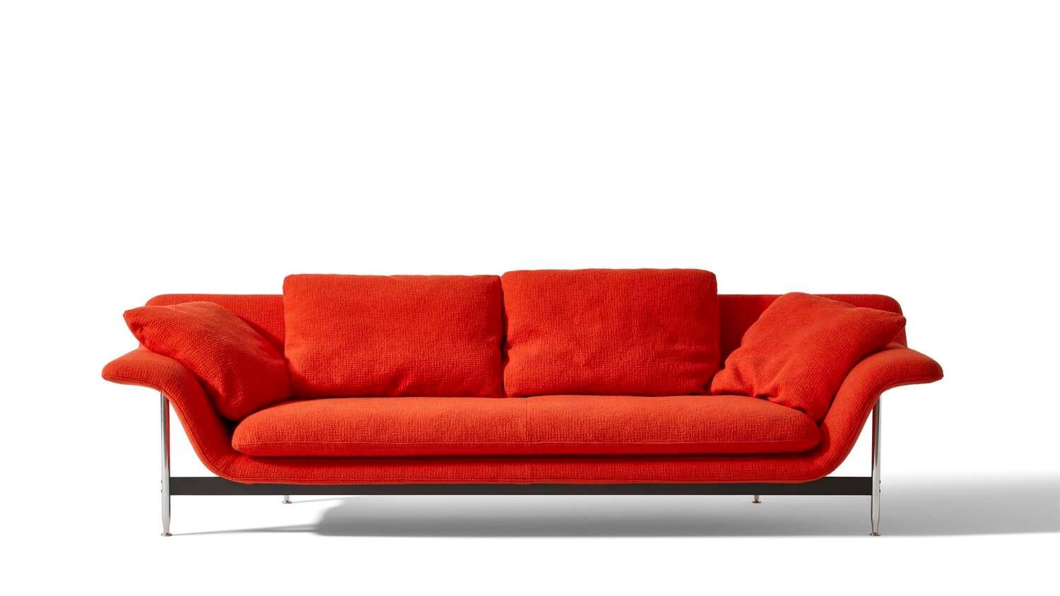 Antonio Citterio Esosoft sofa
Manufactured by Cassina in Itlay

A living room system designed to define the domestic landscape in a fluid, flexible manner. This is Esosoft ? the first project by Antonio Citterio for Cassina ? a modular sofa that