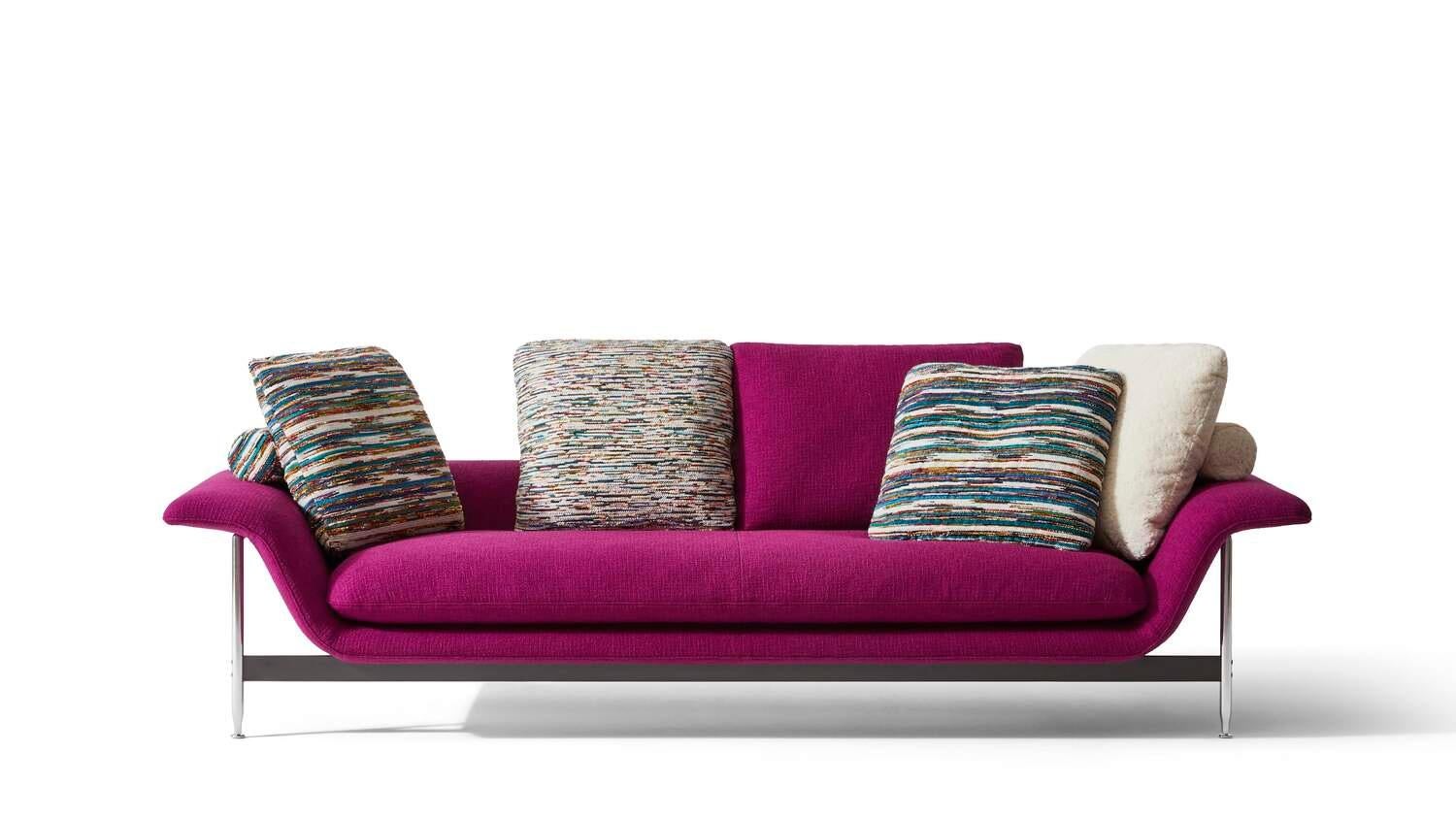 Antonio Citterio Esosoft Sofa
Manufactured by Cassina in Itlay

A living room system designed to define the domestic landscape in a fluid, flexible manner. This is Esosoft ? the first project by Antonio Citterio for Cassina ? a modular sofa that