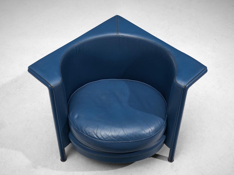 Antonio Citterio for Moroso Pair of Lounge Chairs in Blue Leather For Sale 6