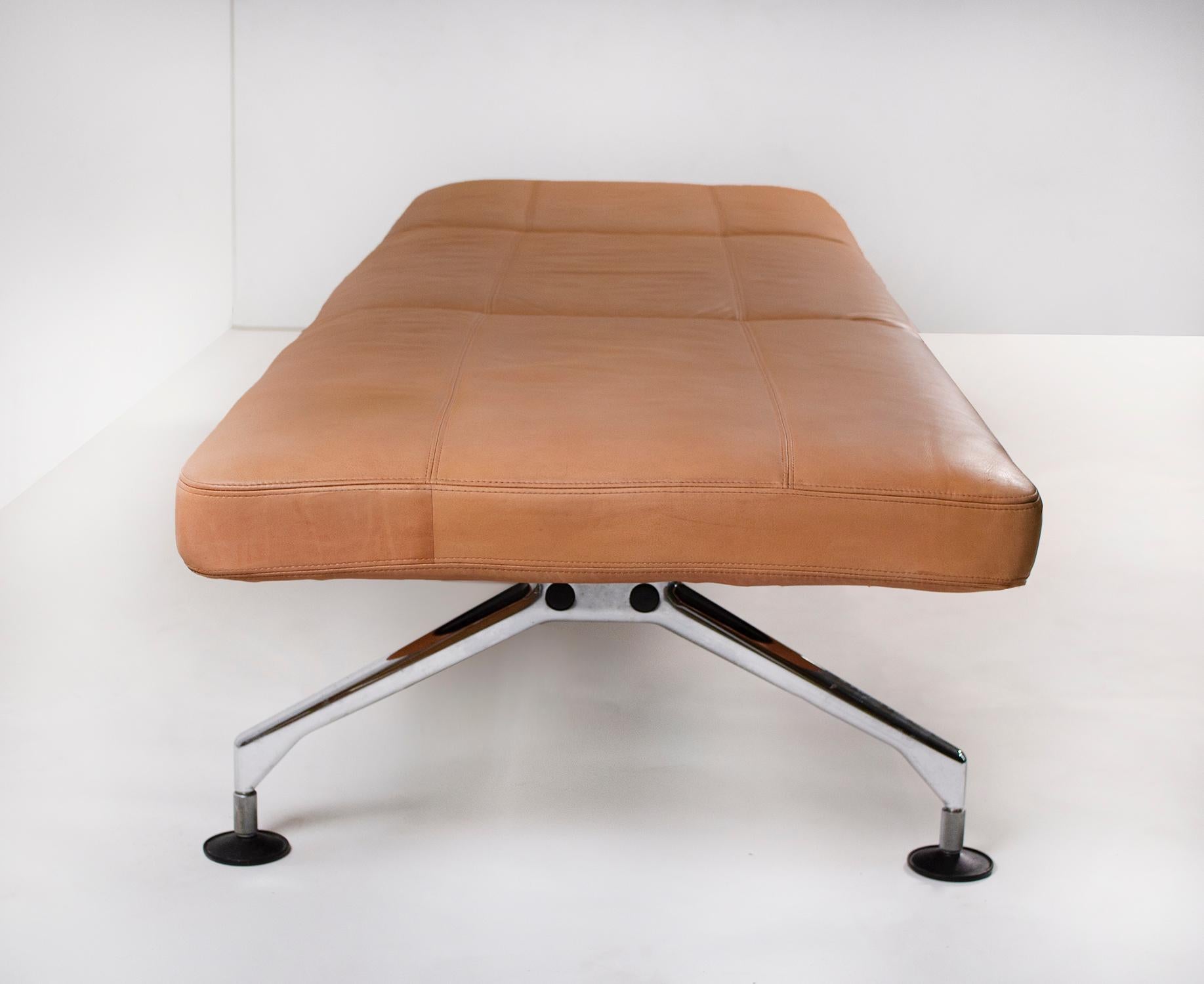 Antonio Citterio Leather Daybed / Bench for Vitra, Germany, circa 1989 In Good Condition In Dallas, TX