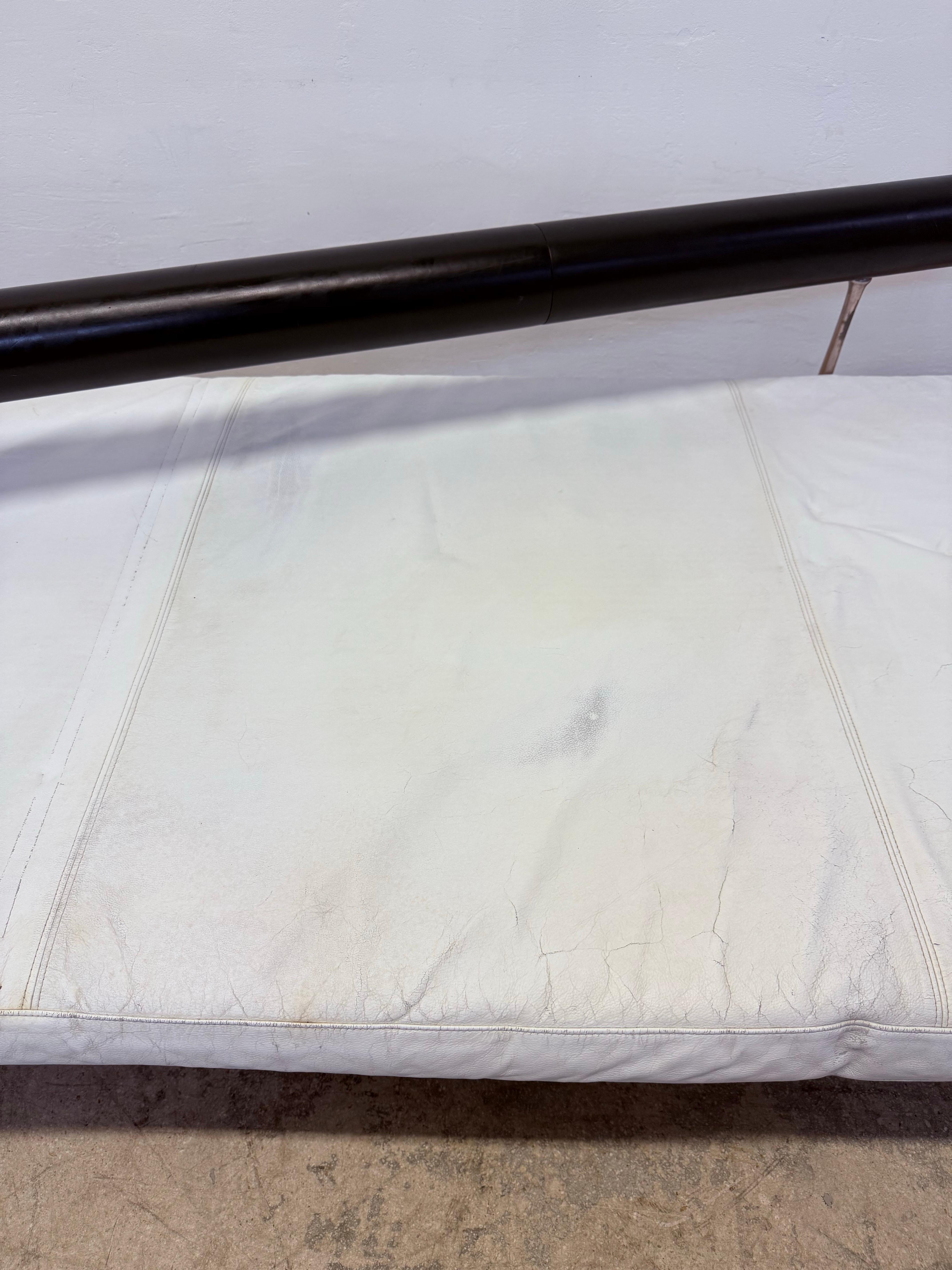Antonio Citterio Sity Leather and Steel Sofa Daybed for B&B Italia, 1980s For Sale 6