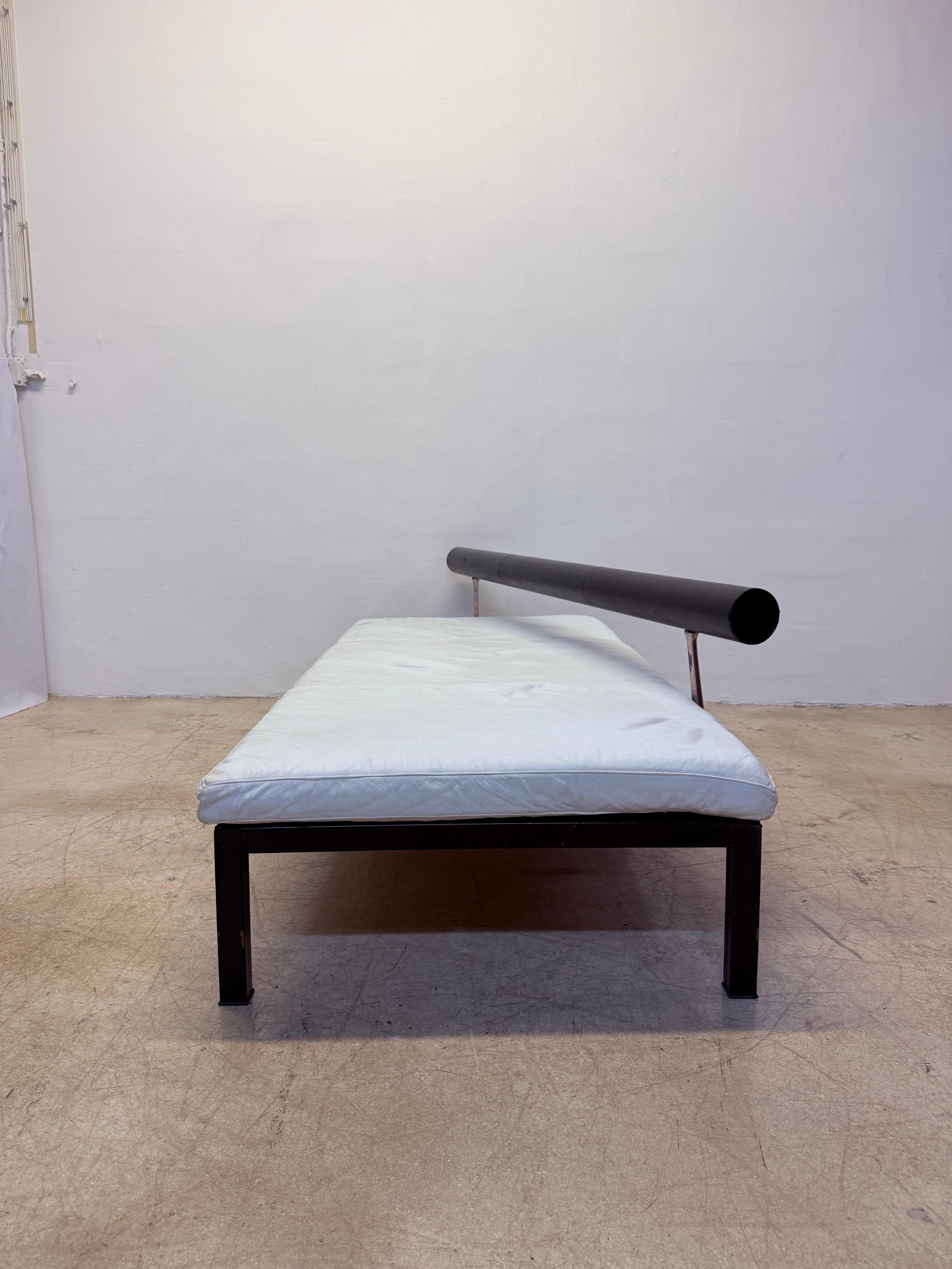 Italian Antonio Citterio Sity Leather and Steel Sofa Daybed for B&B Italia, 1980s For Sale