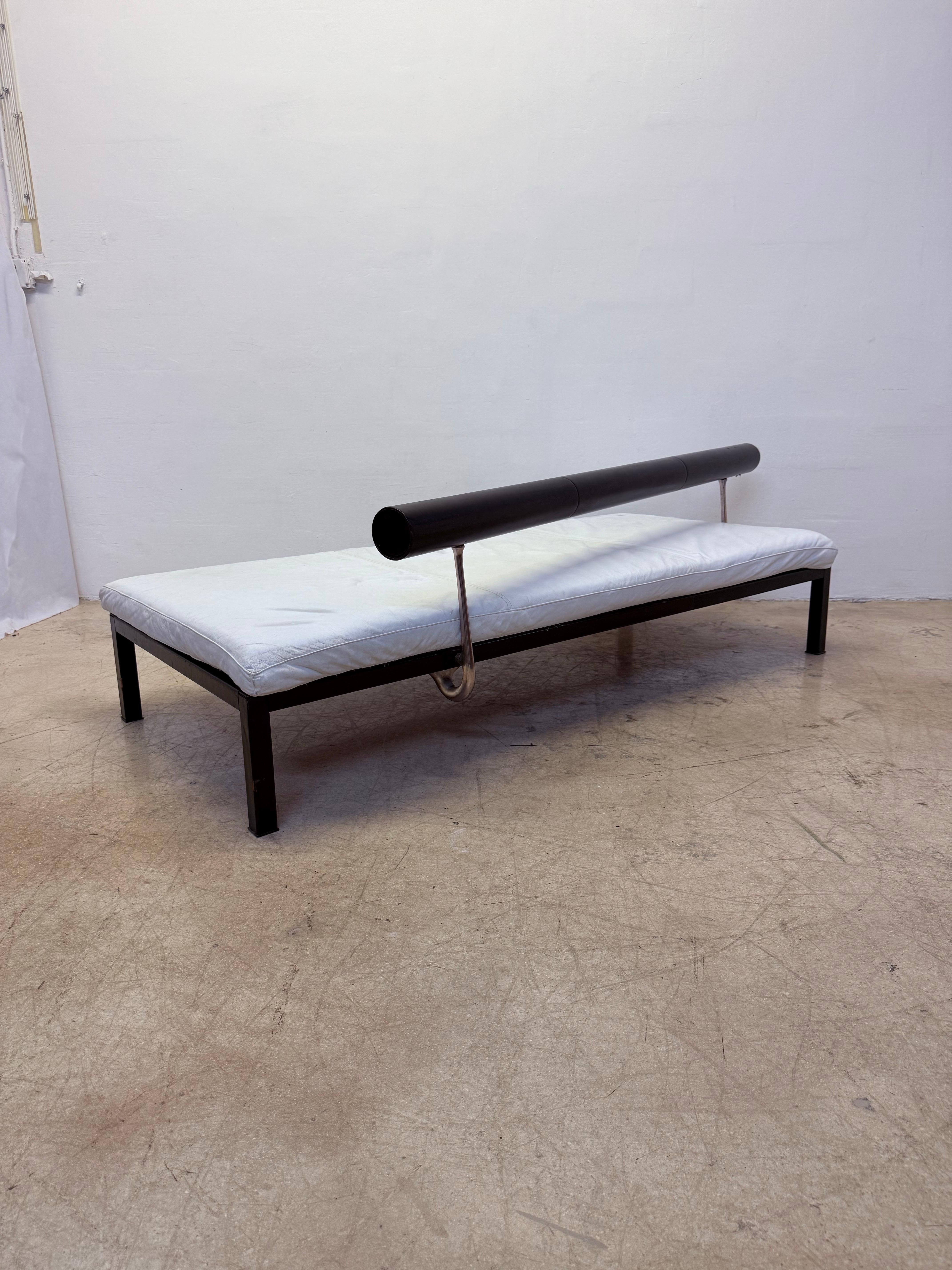 Antonio Citterio Sity Leather and Steel Sofa Daybed for B&B Italia, 1980s In Good Condition For Sale In Miami, FL