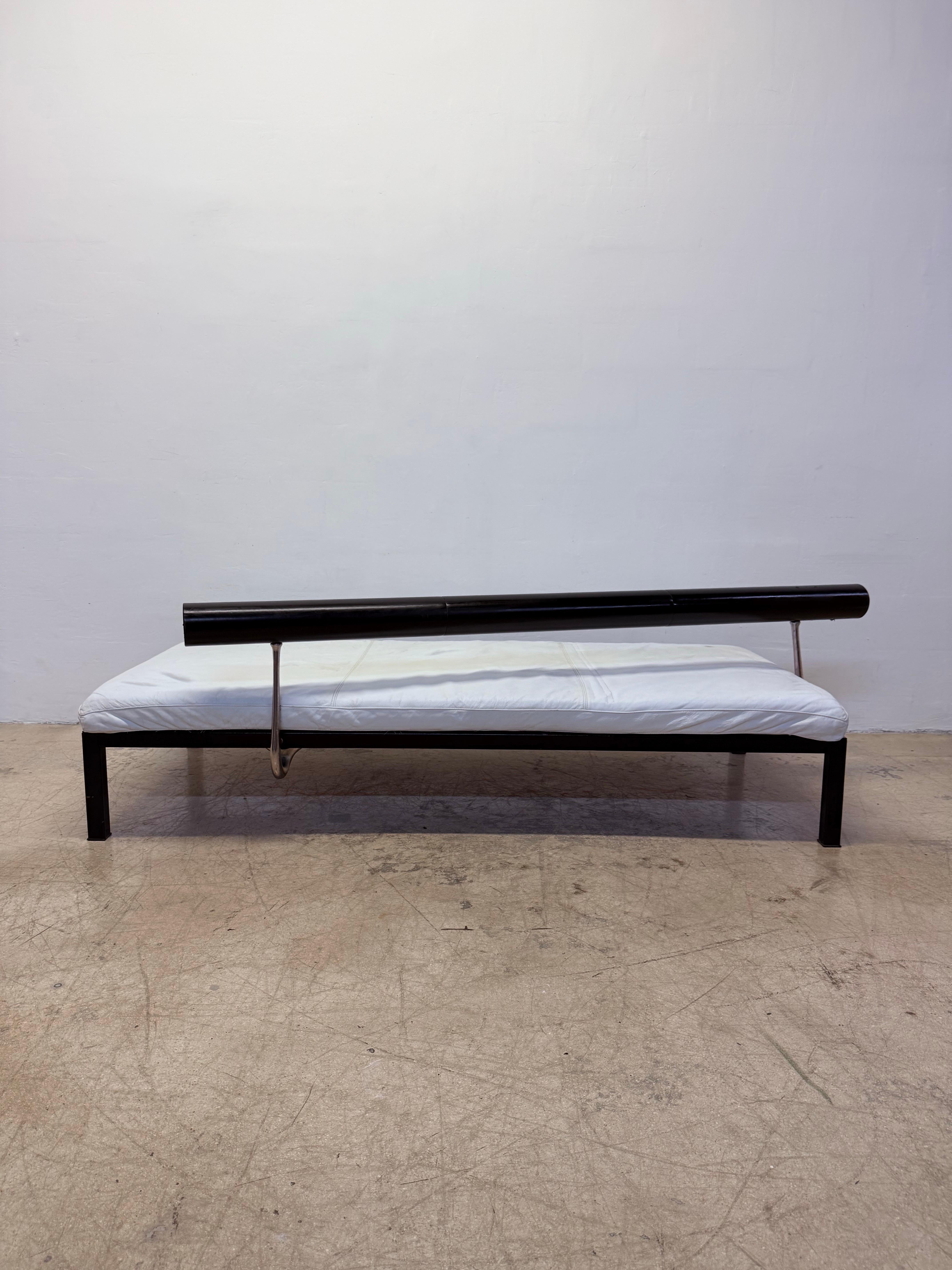 20th Century Antonio Citterio Sity Leather and Steel Sofa Daybed for B&B Italia, 1980s For Sale