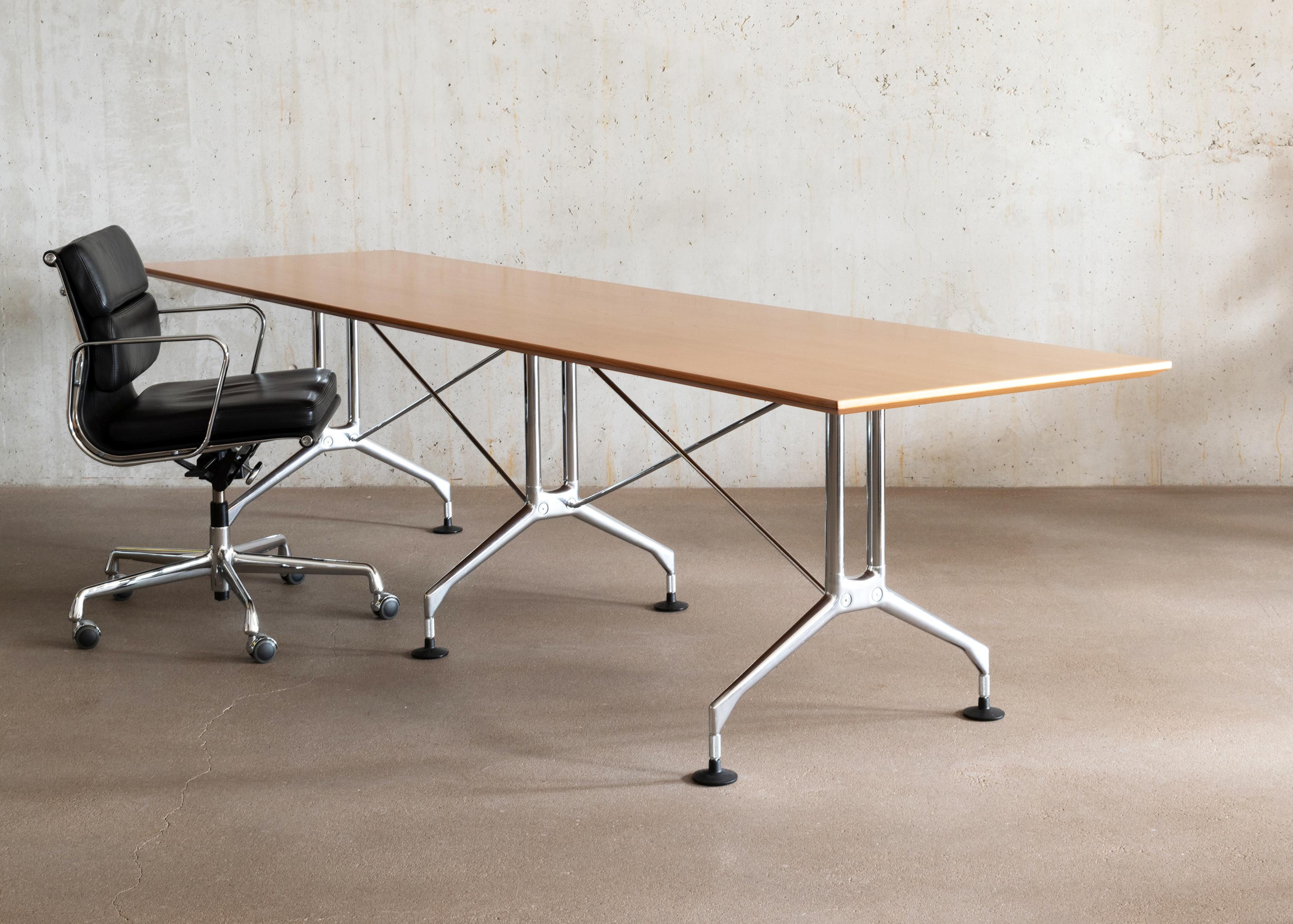 Antonio Citterio Spatio conference, office or desk table in oak veneer and chrome plated steel for Vitra.
Table is in very good condition with light wear, mainly around the edges.