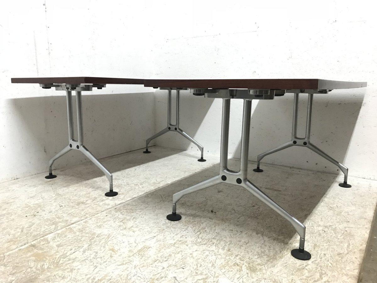 Antônio Citterio for Vitra.
A pair of aluminium & brushed steel dining, desk, or work tables both with Walnut veneered tops.
Priced separately. 
