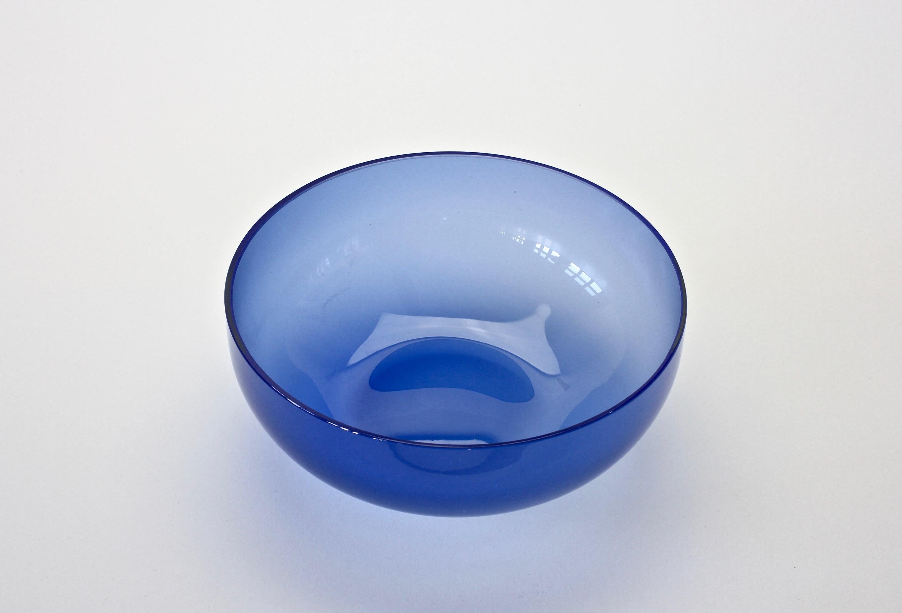 Antonio da Ros 'Attributed' for Cenedese Opaline Blue Colored Murano Glass Bowl For Sale 2