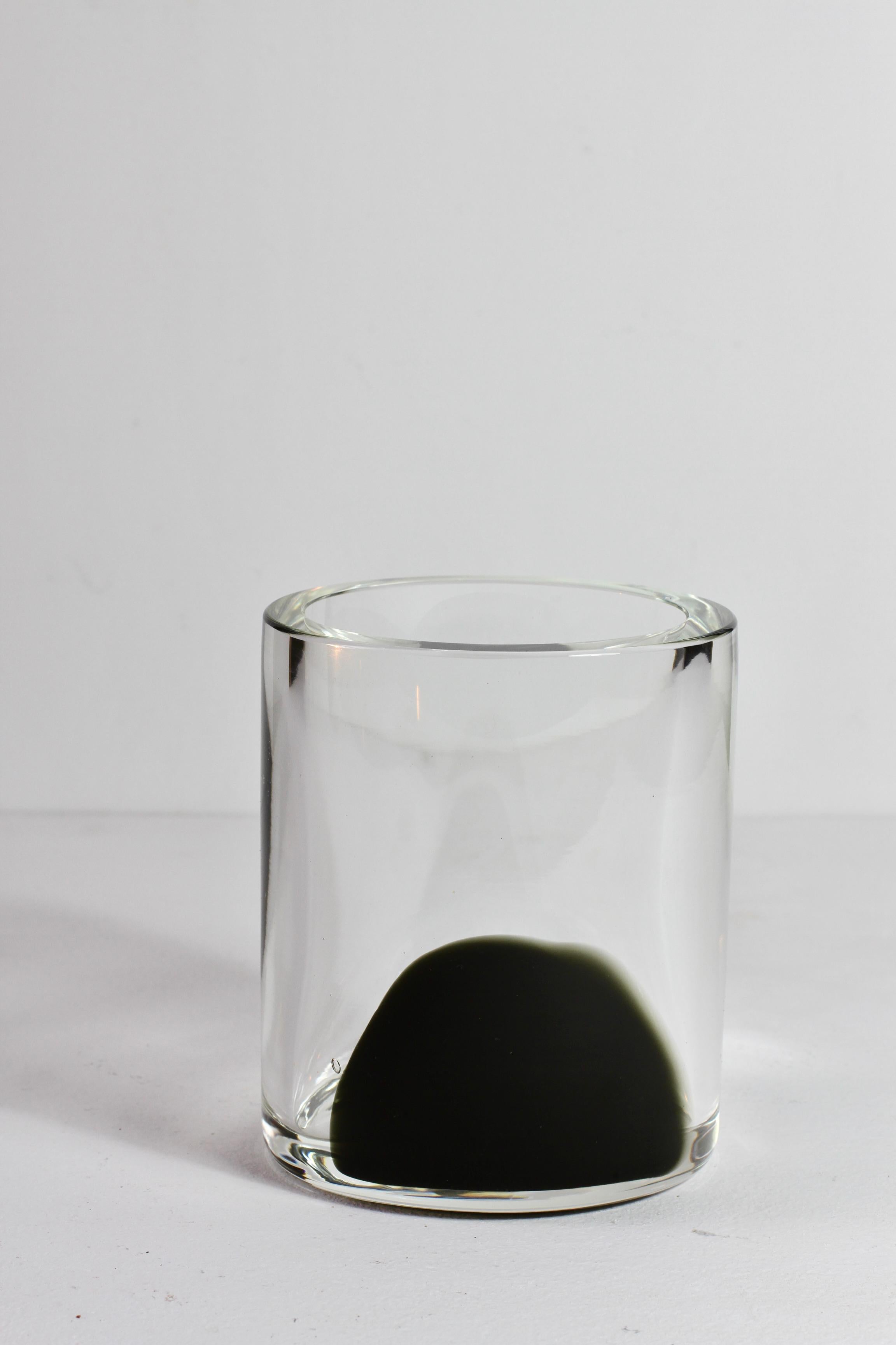 Mid-Century Modern Antonio Da Ros pour Cenedese 1970 Vase rond italien en verre de Murano noir et transparent en vente