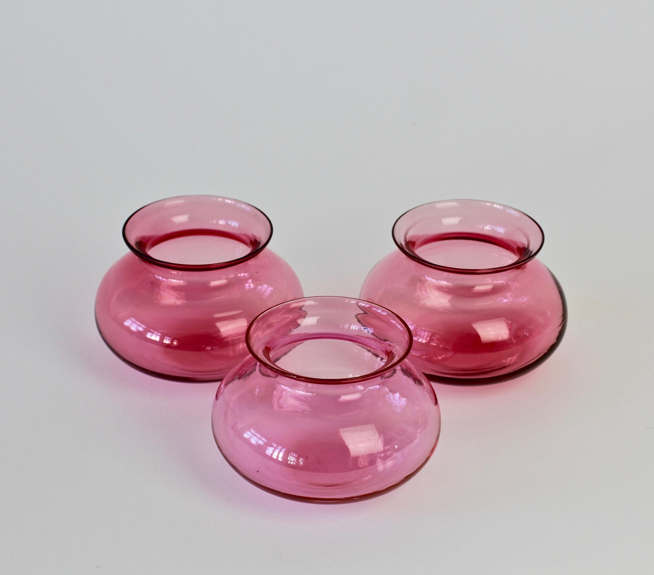 Trio of Pink Colored Murano Glass Vases In Good Condition For Sale In Landau an der Isar, Bayern
