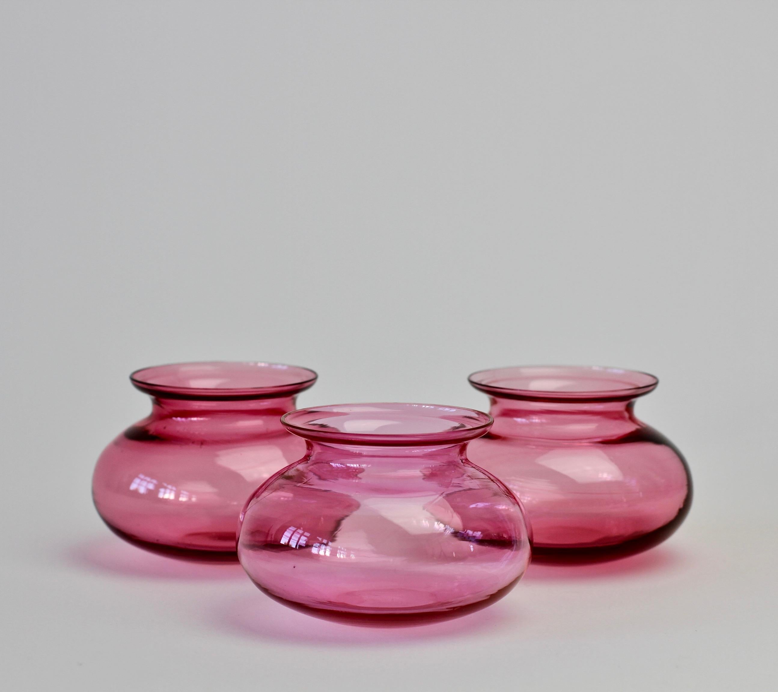 Verre de Murano Trio de vases en verre de Murano de couleur rose en vente