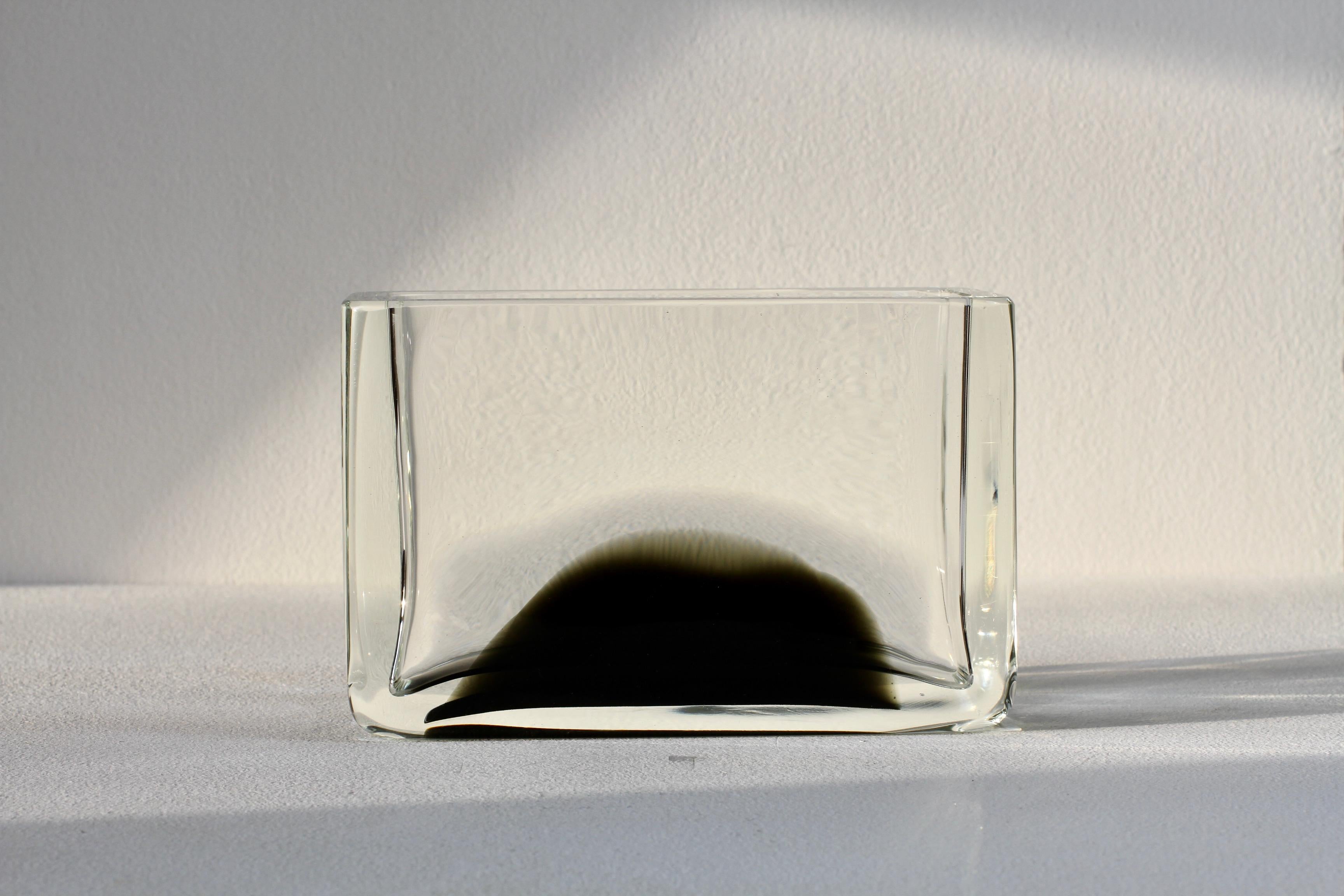 Antonio da Ros for Cenedese large, heavy and elegant vintage Mid-Century modern Italian Murano large, rectangular and wide glass vase, circa 1965-1975. This rare, large and heavy piece of glass features a simplistic, elegant form and design in thick