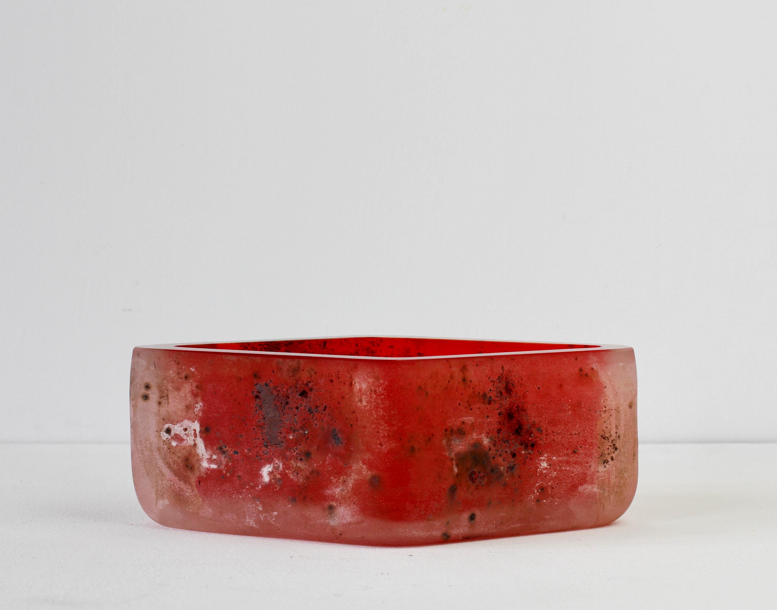 Late 20th Century Antonio da Ros for Cenedese Italian Red Scavo Vintage Murano Glass Bowl c. 1980s For Sale