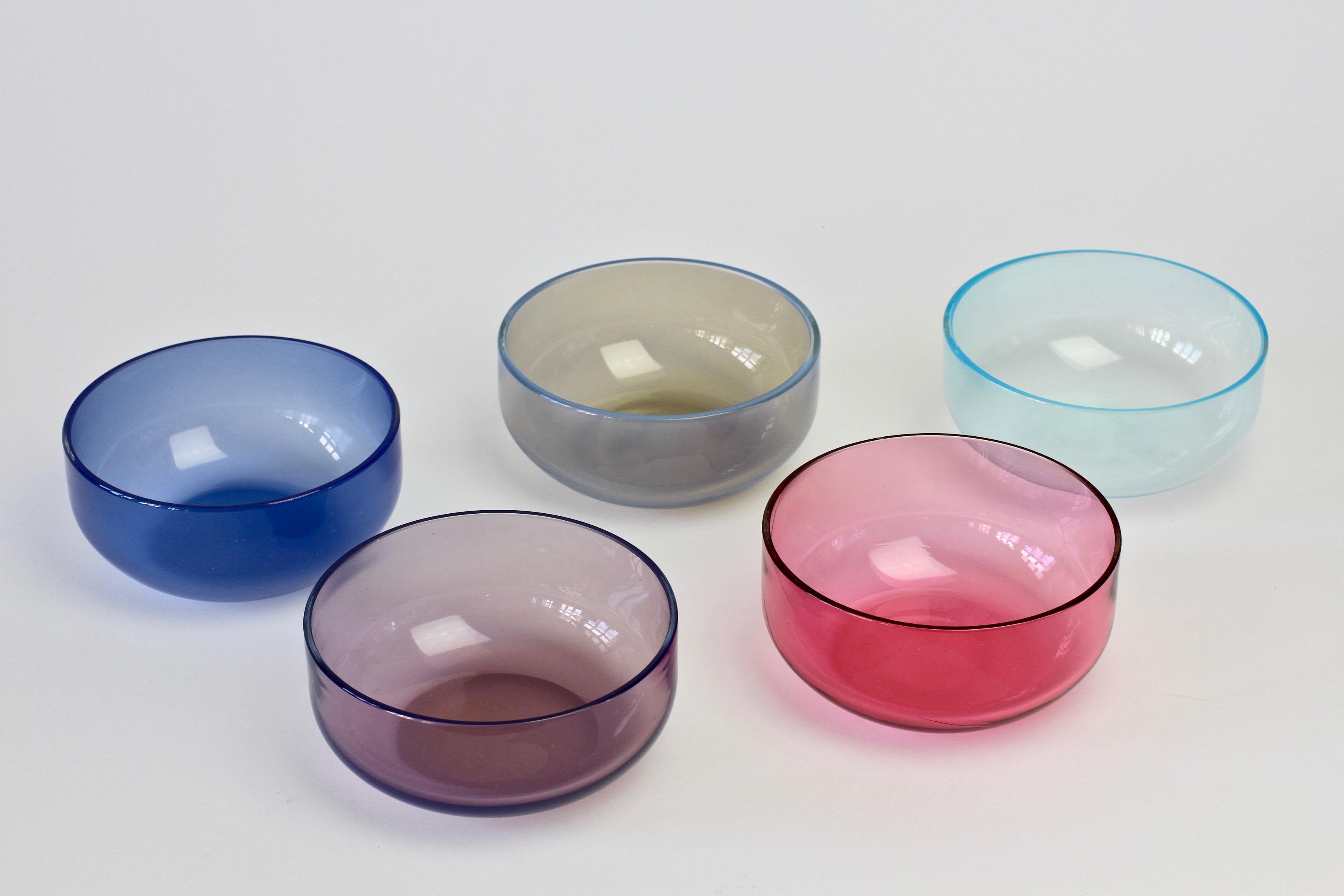 Set von lebhaft farbenfrohen Glasschalen von Antonio da Ros für Cenedese aus Muranoglas im Angebot 2