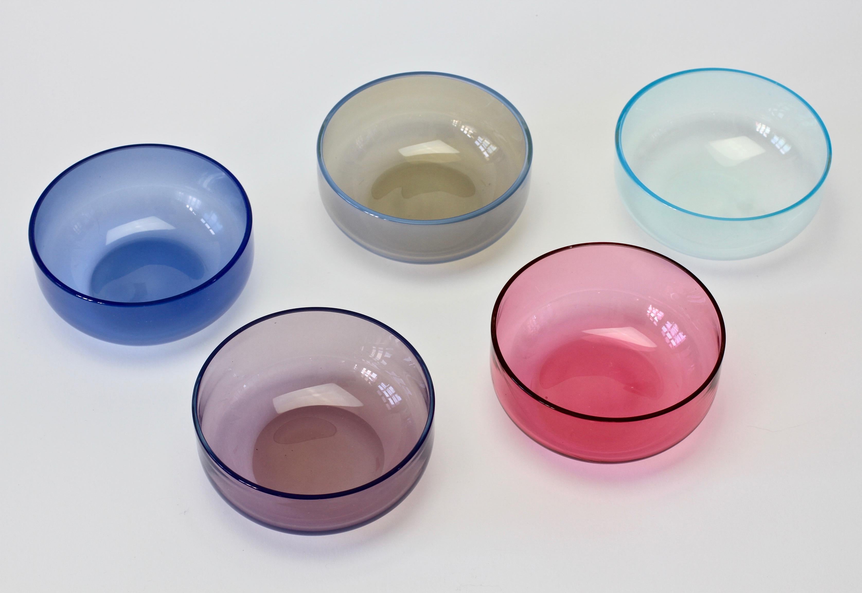 Set von lebhaft farbenfrohen Glasschalen von Antonio da Ros für Cenedese aus Muranoglas im Angebot 3