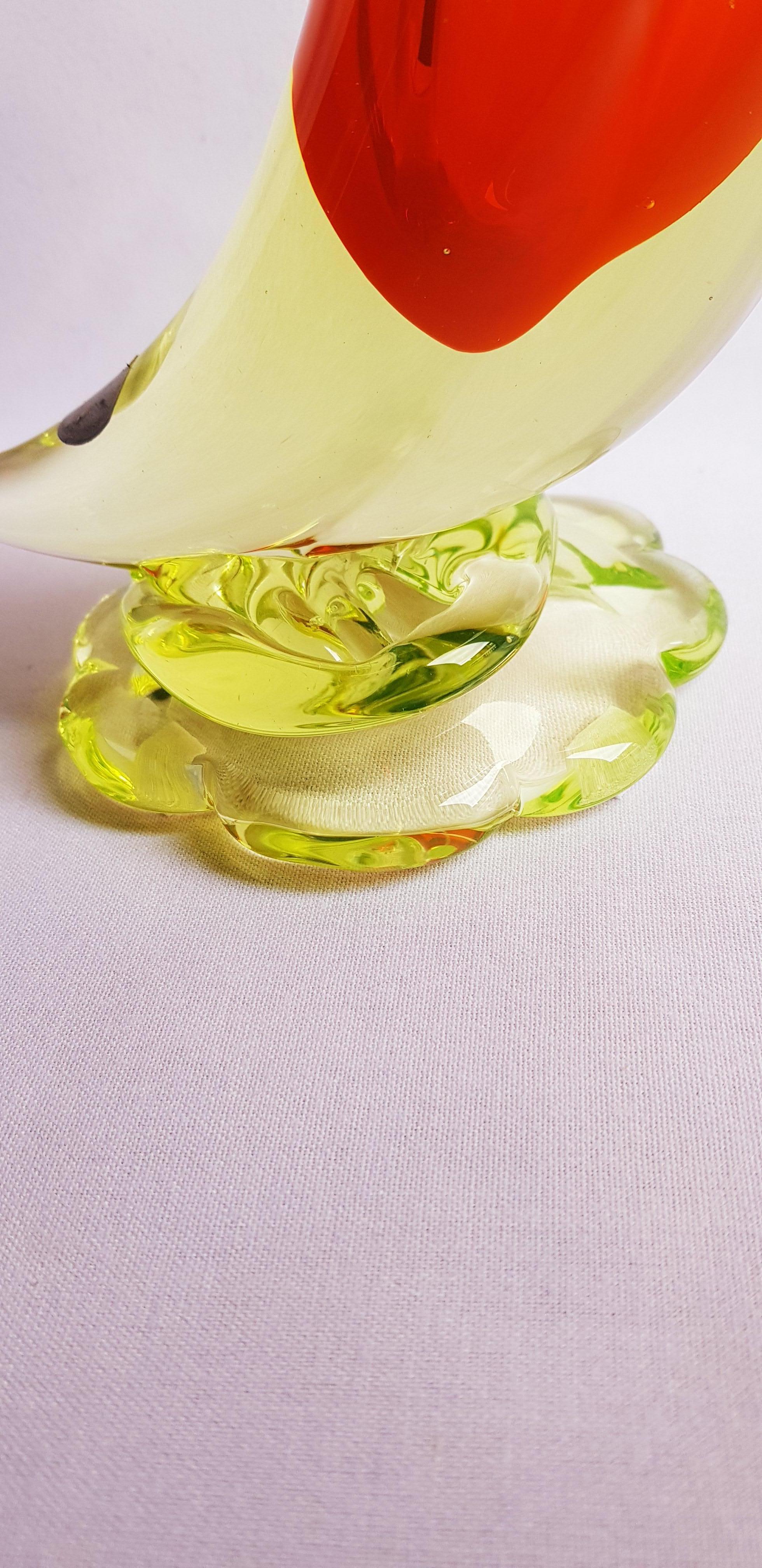 Hand-Crafted Antonio da Ros for Cenedese murano glass somerso uranium bird  For Sale