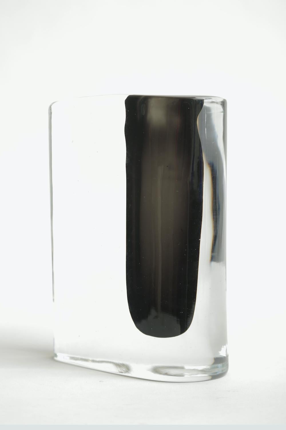Cenedese Murano Black and Clear Glass Vase Vintage In Good Condition In North Miami, FL