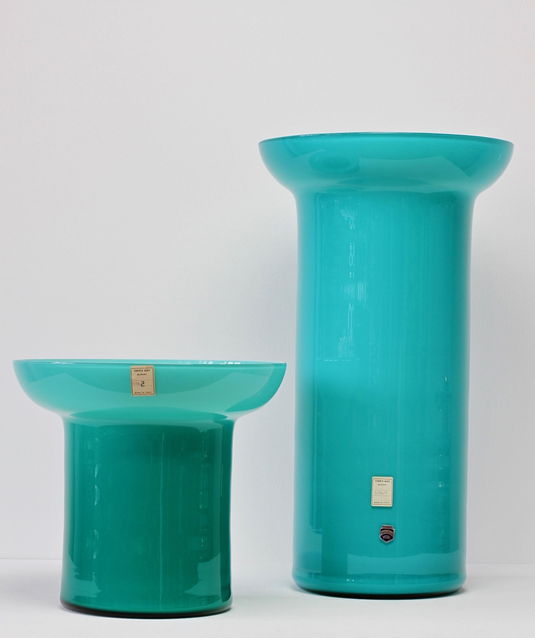 Late 20th Century Cenedese Vintage Pair of Tall Colorful Turquoise Italian Murano Glass Vases 1984