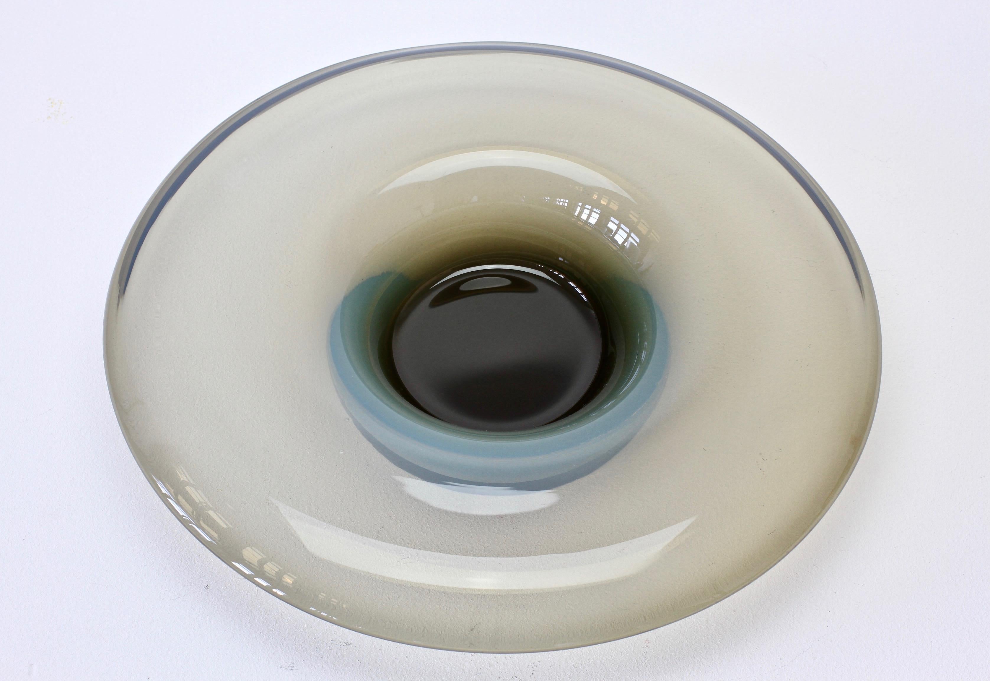 20th Century Antonio da Ros for Cenedese Vintage Italian Murano Opaline Glass Serving Bowl For Sale