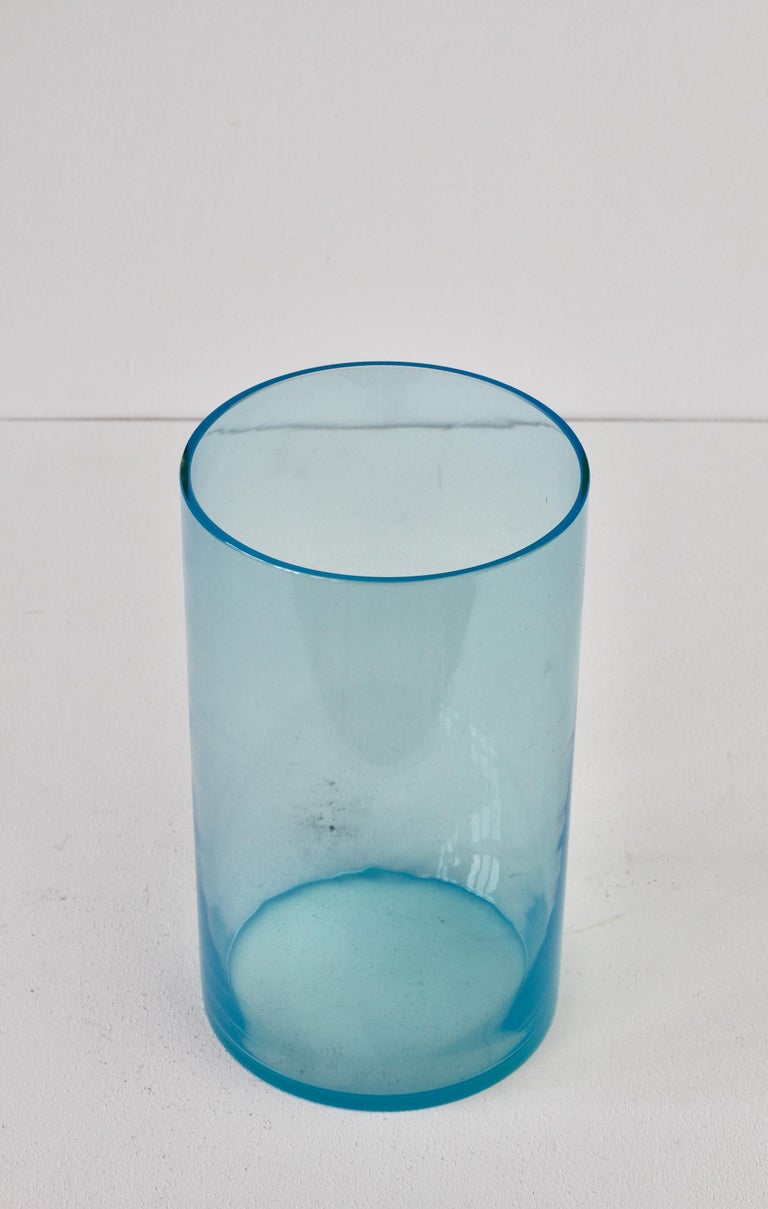 Italian Antonio da Ros for Cenedese Vintage Vibrant Light Blue Colored Murano Glass Vase For Sale