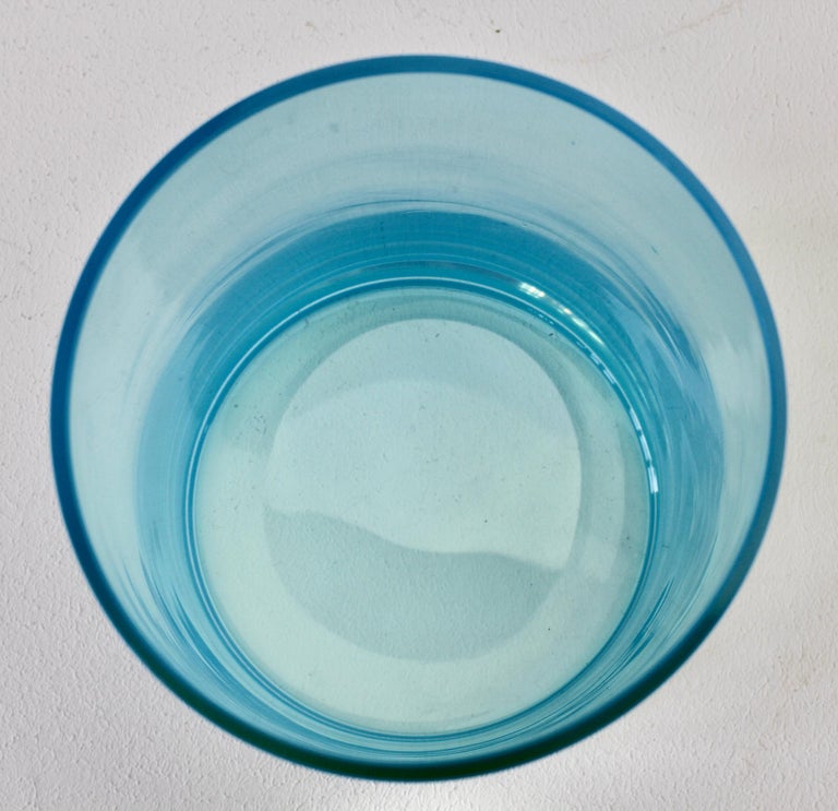 Antonio da Ros for Cenedese Vintage Vibrant Light Blue Colored Murano Glass Vase In Excellent Condition For Sale In Landau an der Isar, Bayern