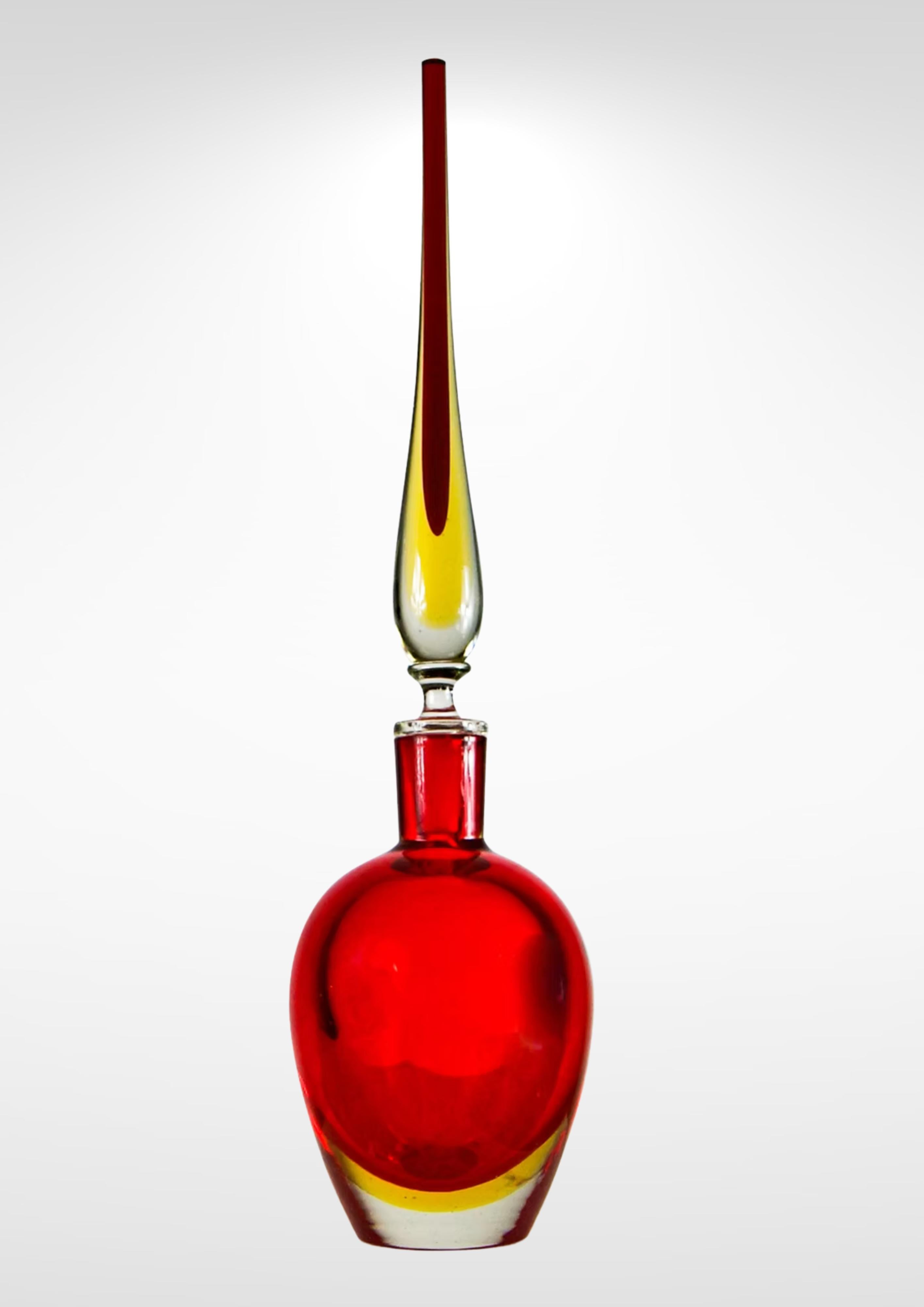 Precioso decantador alto con tapón de cristal de Murano de Antonio da Ros.

Gran jarrón de vidrio sommerso con la etiqueta original 