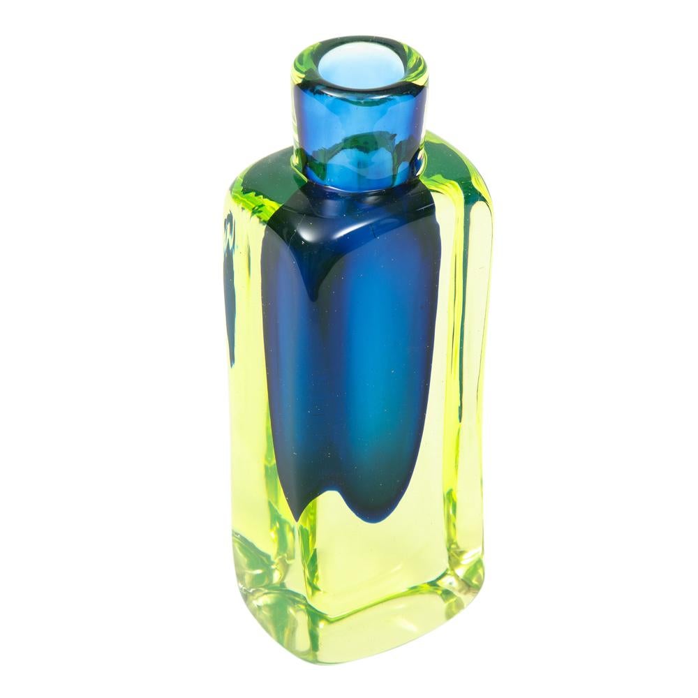 Antonio da Ros for Cenedese vase, sommerso, glass, blue and chartreuse yellow. Medium scale chunky bottle form vase with thick walls and bold contrasting colors. Light scratches to underside.