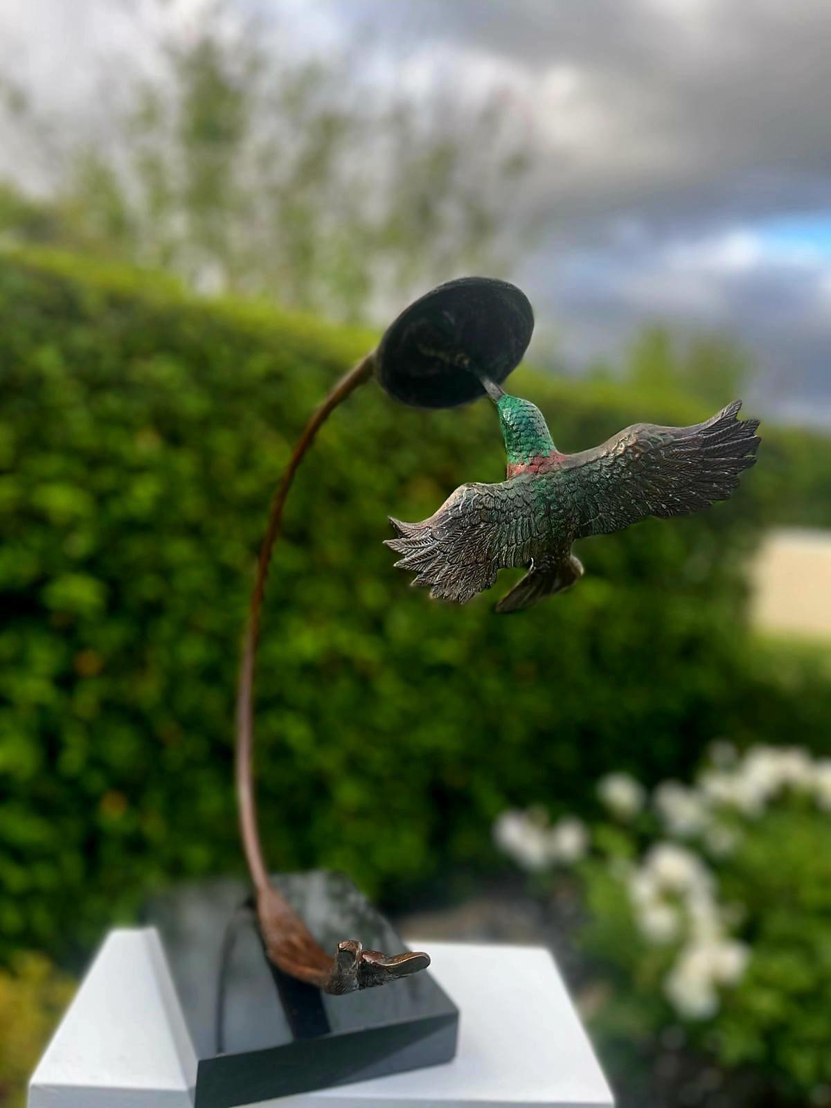 Honeysuckle - Sculpture by Antonio Da Silva