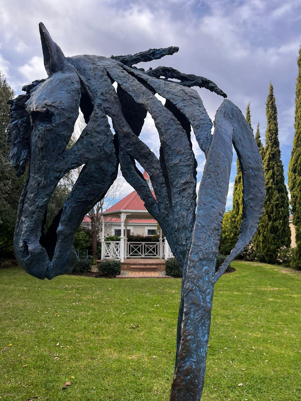 Meandering - Abstract Horse - Sculpture by Antonio Da Silva