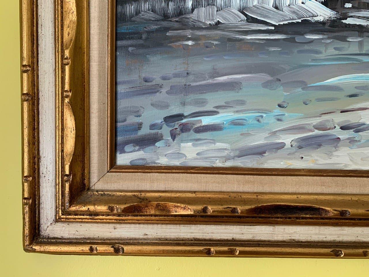 In vendita c'è un bellissimo dipinto a olio su tela di grandi dimensioni del famoso artista italiano Antonio De Vity (1901-1993) che raffigura una veduta stradale di Parigi d'inverno -.  L'Opéra Garnier è un teatro d'opera da 1.979 posti situato in