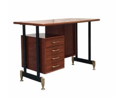 Antonio Ferretti Teakholz-Schreibtisch mit Messinggriffen und -füßen, Italien 1960