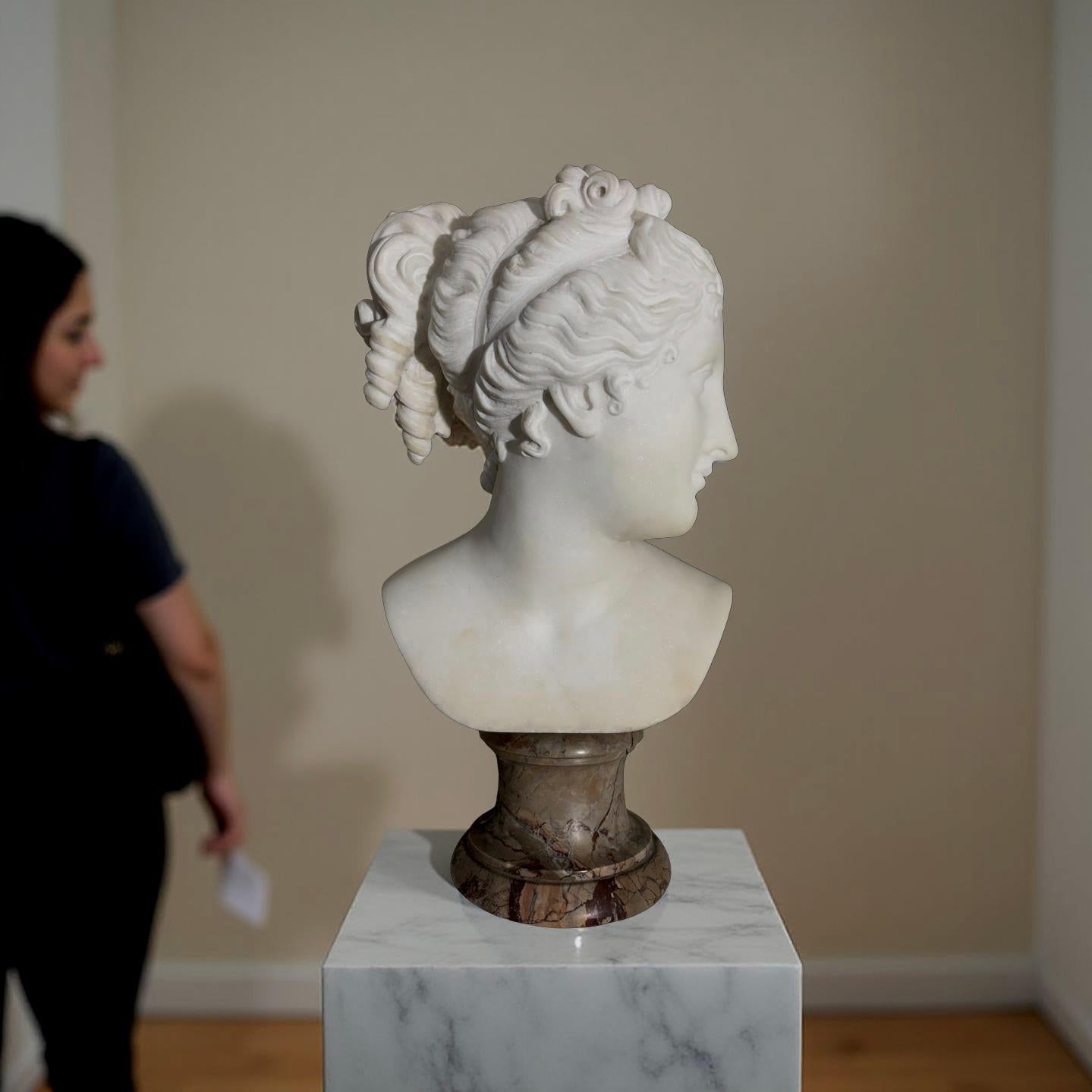 Busto in Marmo Statuario della Venere Italica seconda metà XIX secolo Firmato in vendita 7