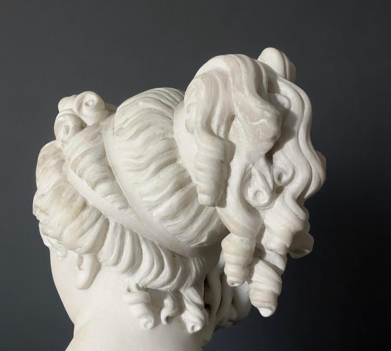 Busto in Marmo Statuario della Venere Italica seconda metà XIX secolo Firmato in vendita 8