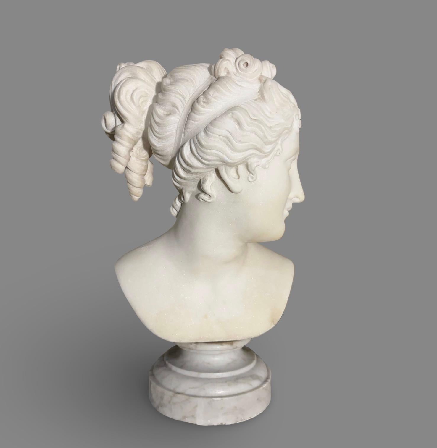 Busto in Marmo Statuario della Venere Italica seconda metà XIX secolo Firmato in vendita 2