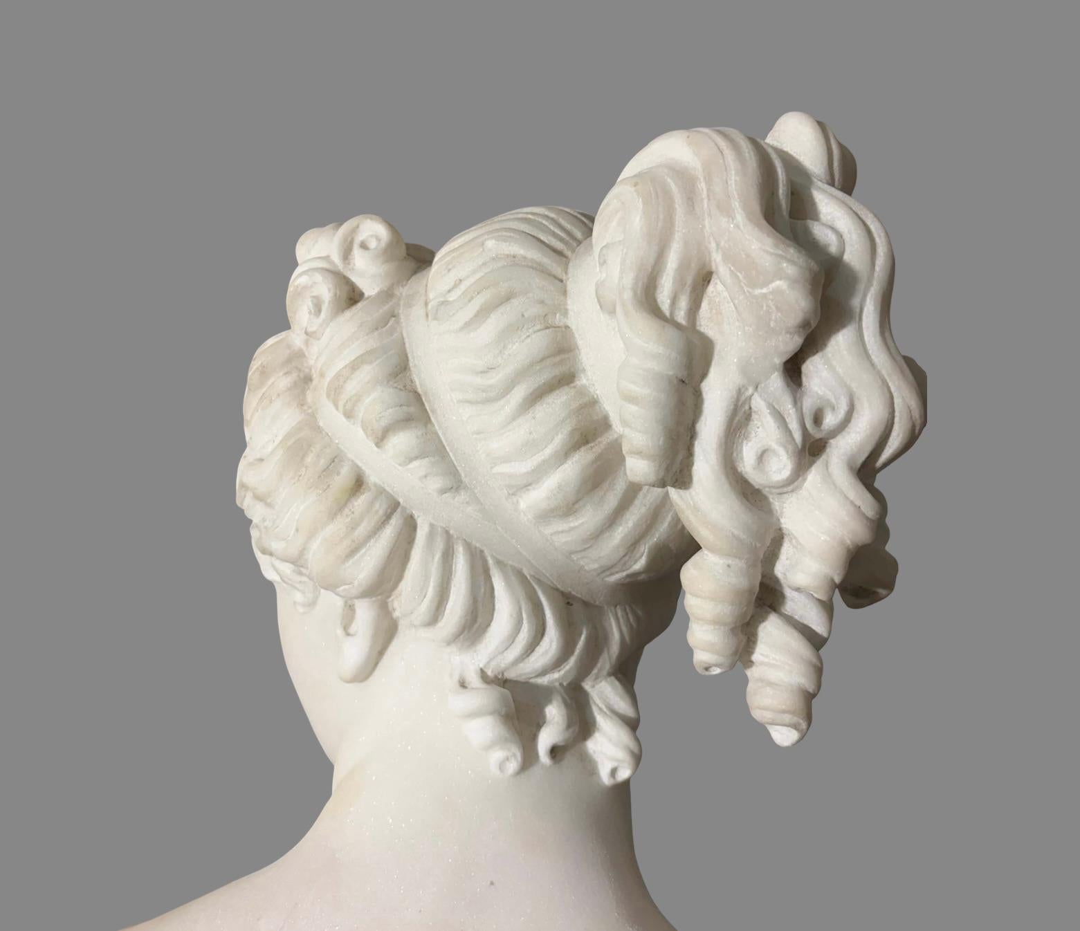 Busto in Marmo Statuario della Venere Italica seconda metà XIX secolo Firmato in vendita 3