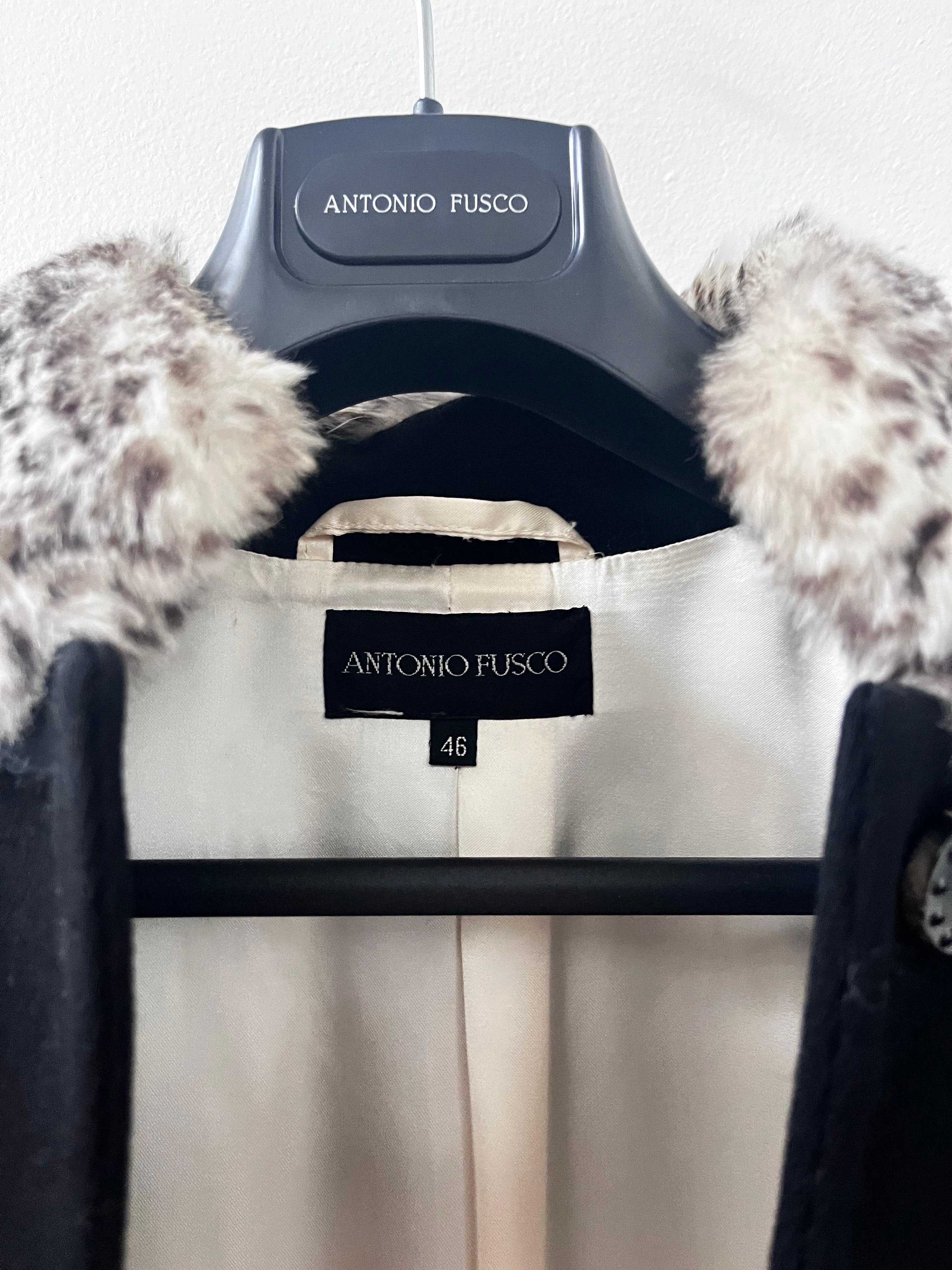 Antonio Fusco Italian Wool Coat with Faux Fur Leopard Collar, size It 46 In condizioni buone in vendita a Milano, IT
