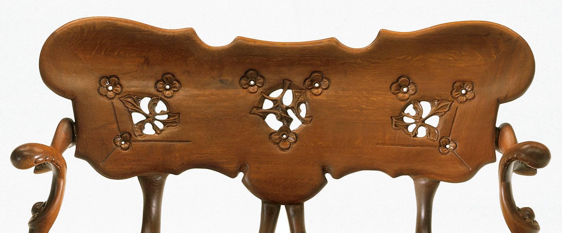 Bench designed by Antonio Gaudi manufactured in Barcelona by BD.

Material: solid varnished oak.

Measures: 54 x 118 x 95 H cm

Year: 1902

Antoni Gaudí (1852 / 1926) is, without doubt, the most internationally well-known Spanish architect.