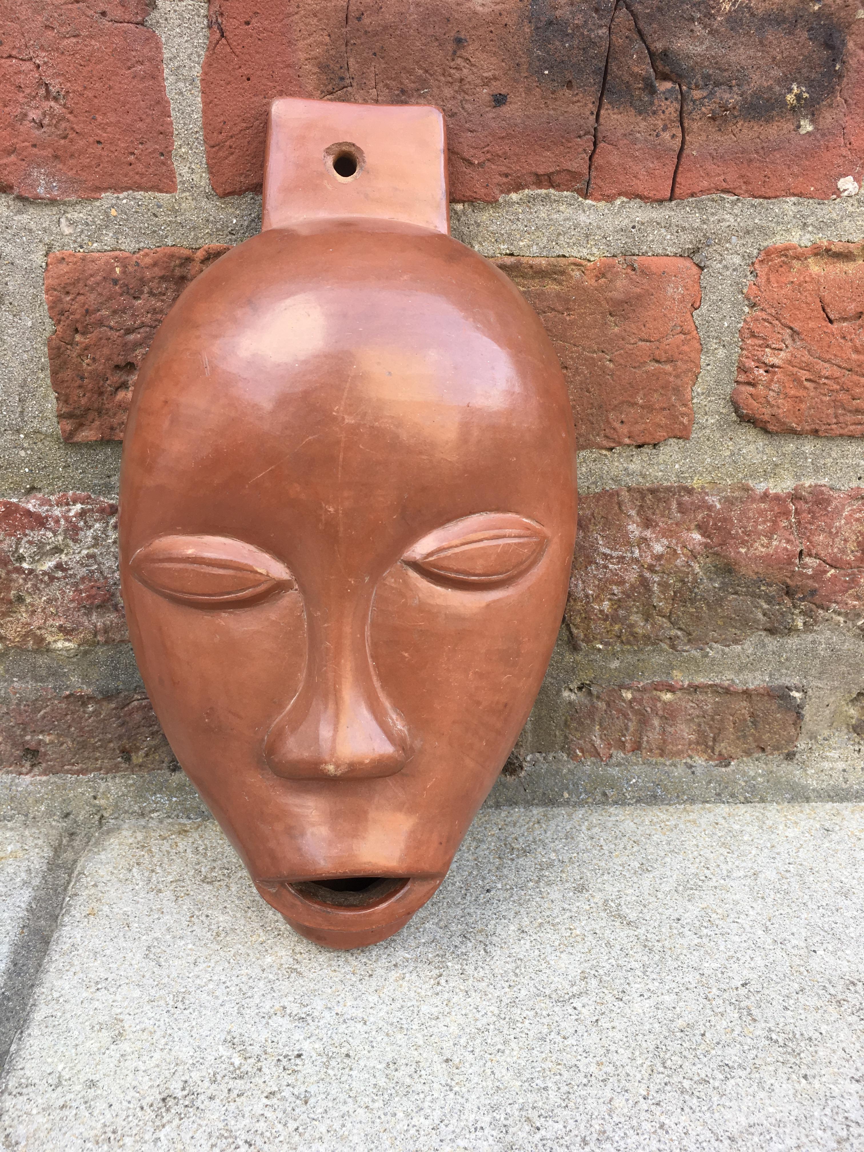 Máscara de terracota esmaltada de Antonio Lampecco, hacia 1960 Moderno de mediados de siglo en venta