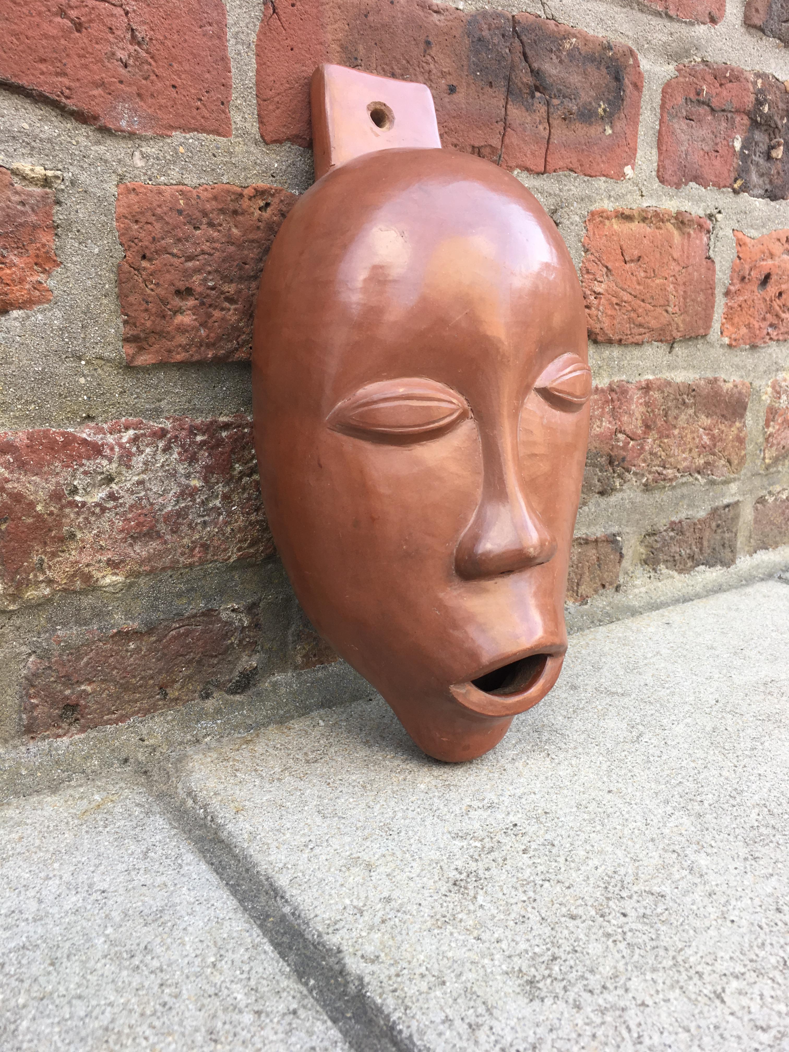 Máscara de terracota esmaltada de Antonio Lampecco, hacia 1960 en Excelente estado para la venta en Saint-Ouen, FR