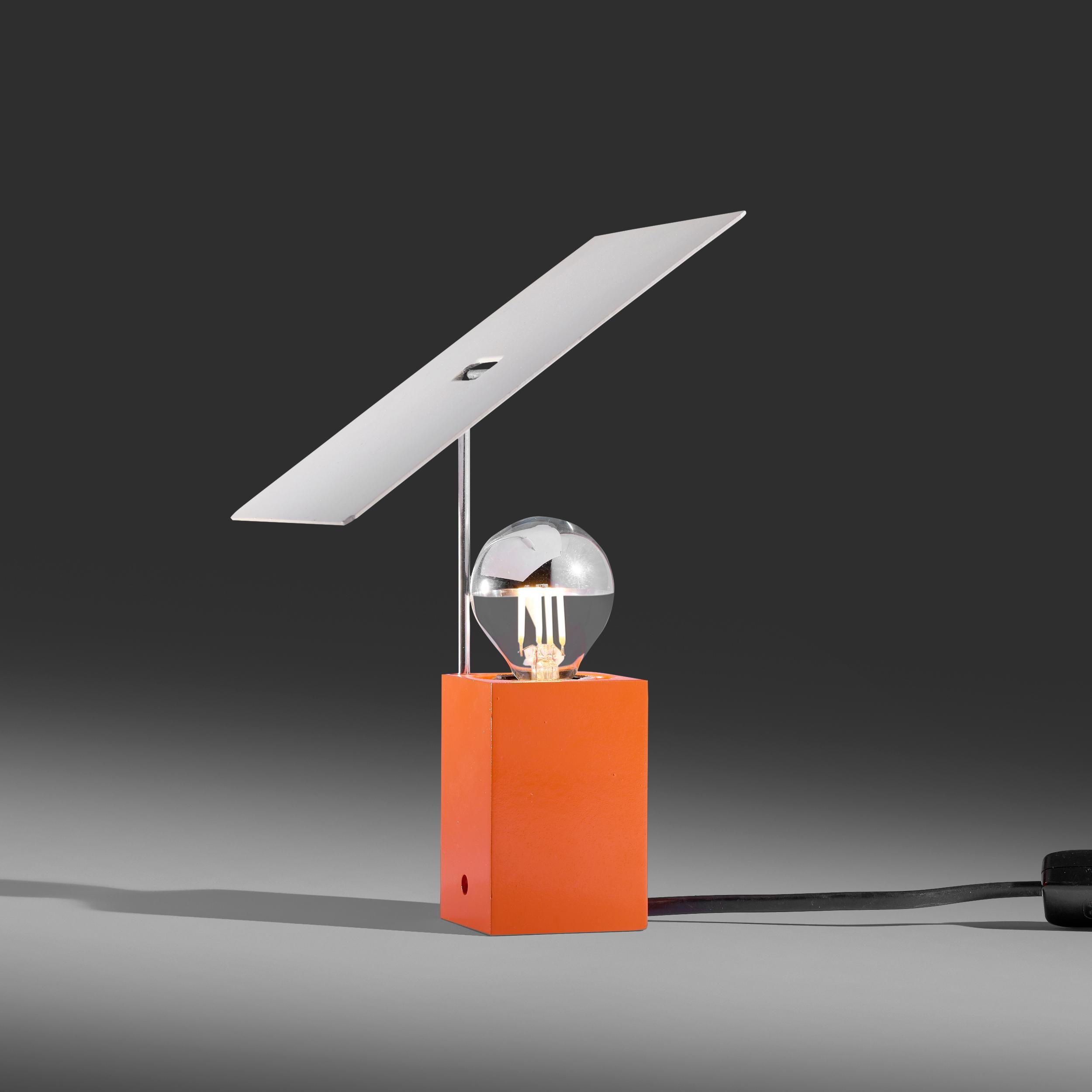 Angelo Lelii Cobra Tischleuchte Modell 12919 für Arredoluce Italien, um 1962

Abmessungen: 24 1/2