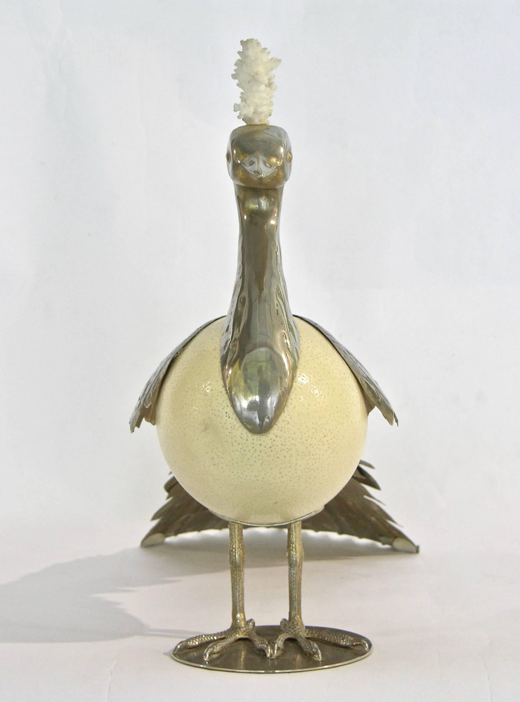 Fin du 20e siècle Sculpture d'oiseau crème italienne Antonio Pavia des années 1970 en métal argenté avec crête blanche en vente