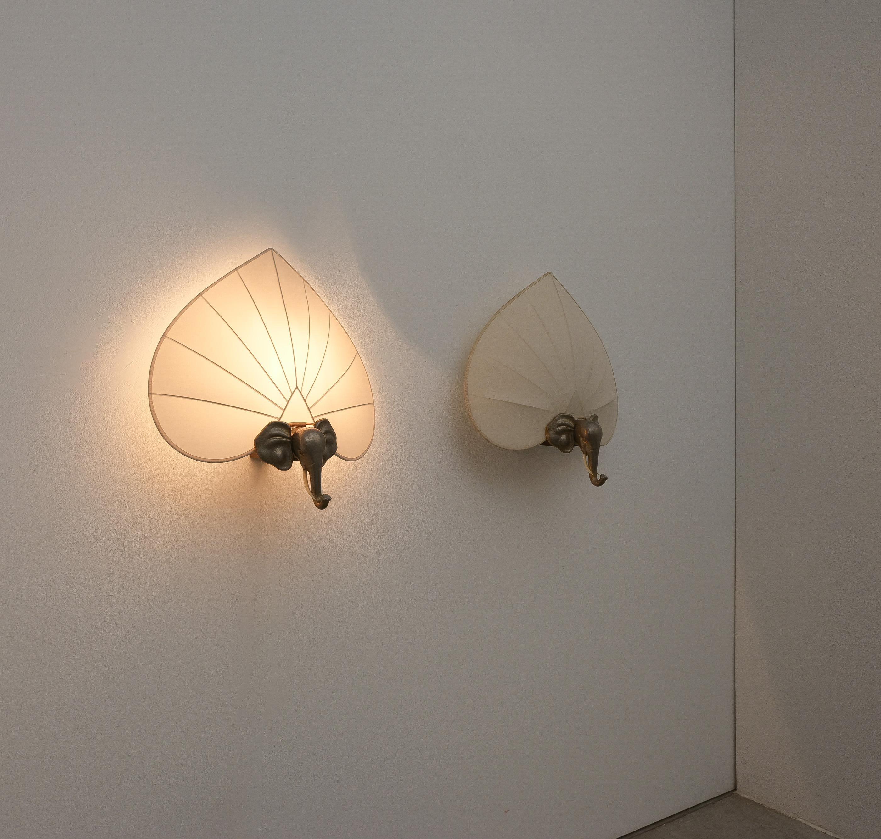 Antonio Pavia Elefantenpalme Große Wandleuchten, Italien, 1960
Abmessungen: 21,65