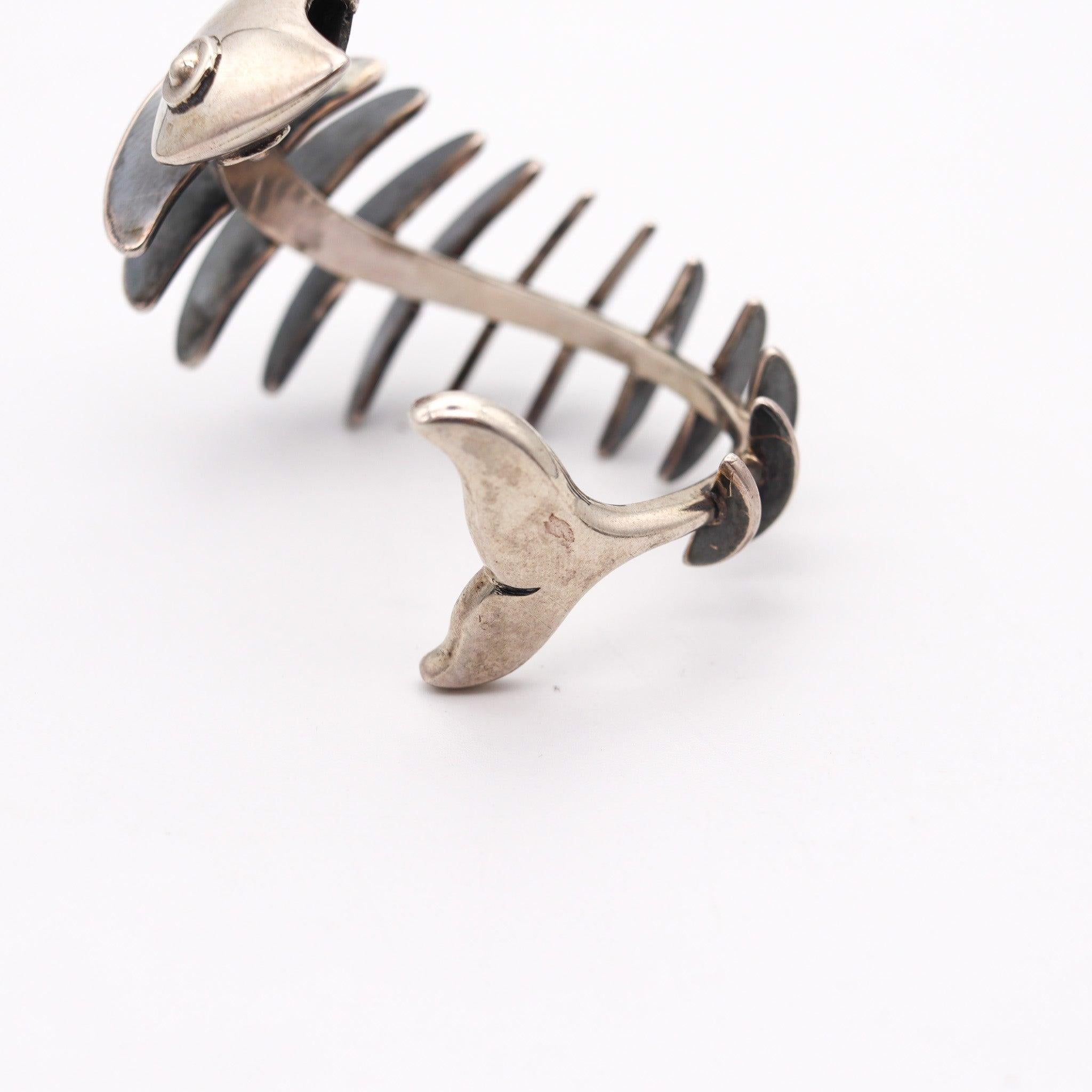 Women's or Men's ANTONIO PINEDA 1953 Taxco Sculptural Fish Cuff In Solid .970 Sterling Silver For Sale