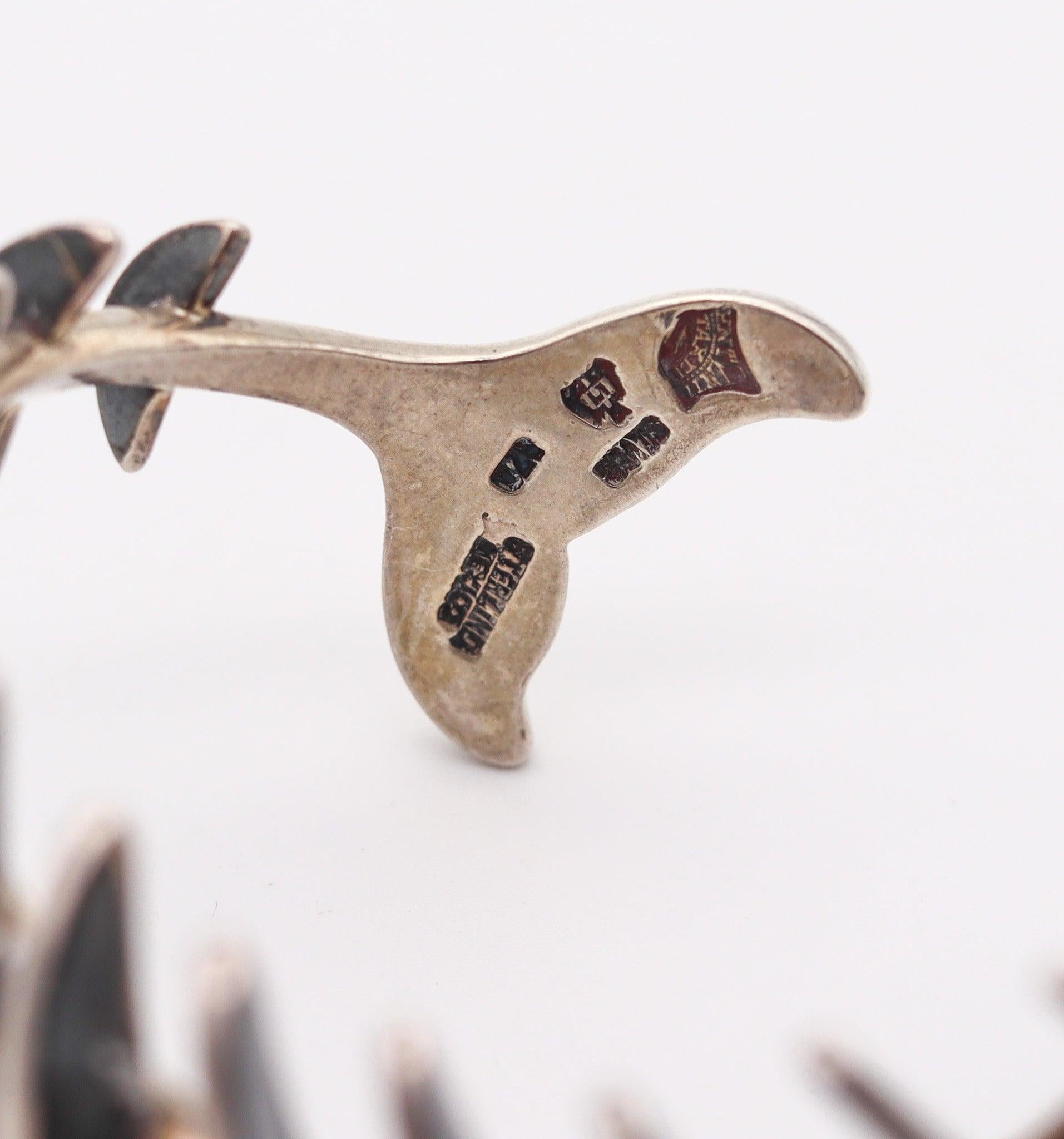 ANTONIO PINEDA 1953 Taxco Sculptural Fish Cuff In Solid .970 Sterling Silver For Sale 1