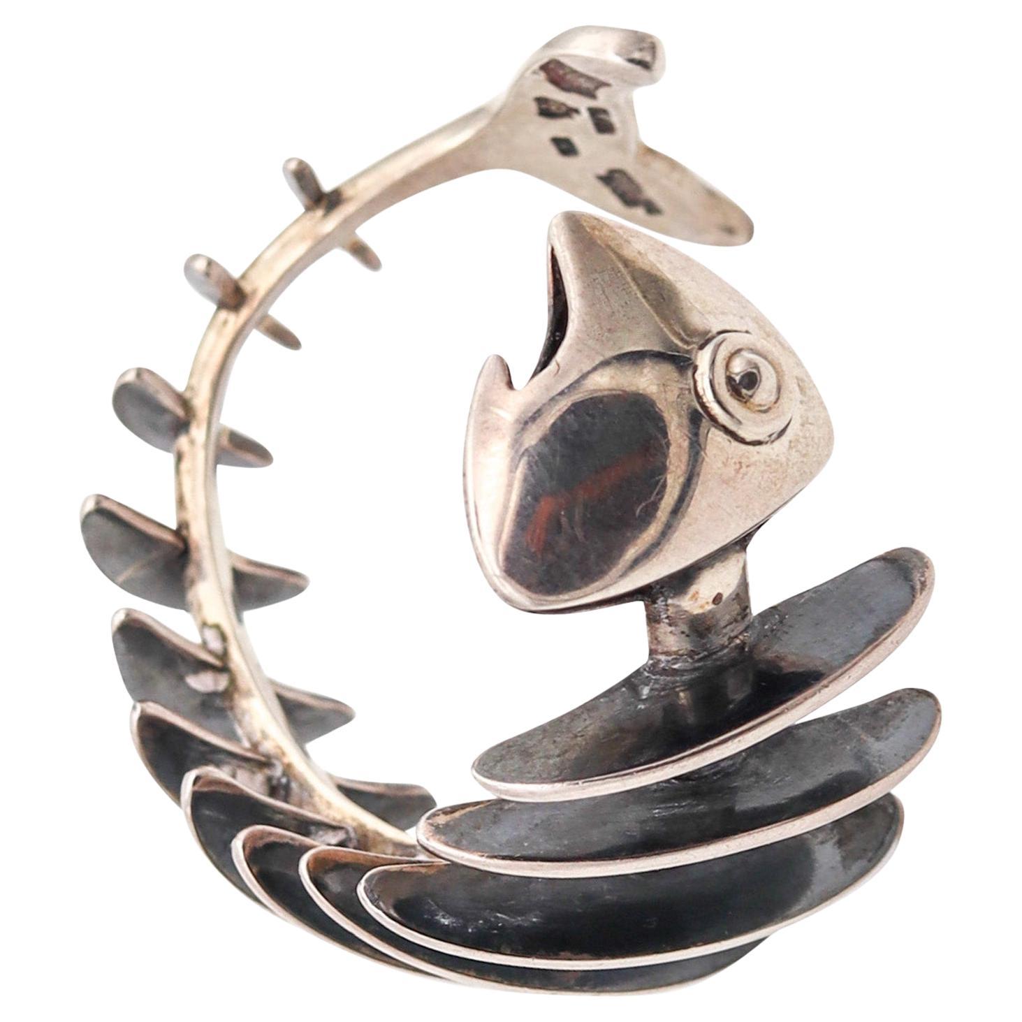 ANTONIO PINEDA 1953 Taxco Sculptural Fish Cuff In Solid .970 Sterling Silver For Sale