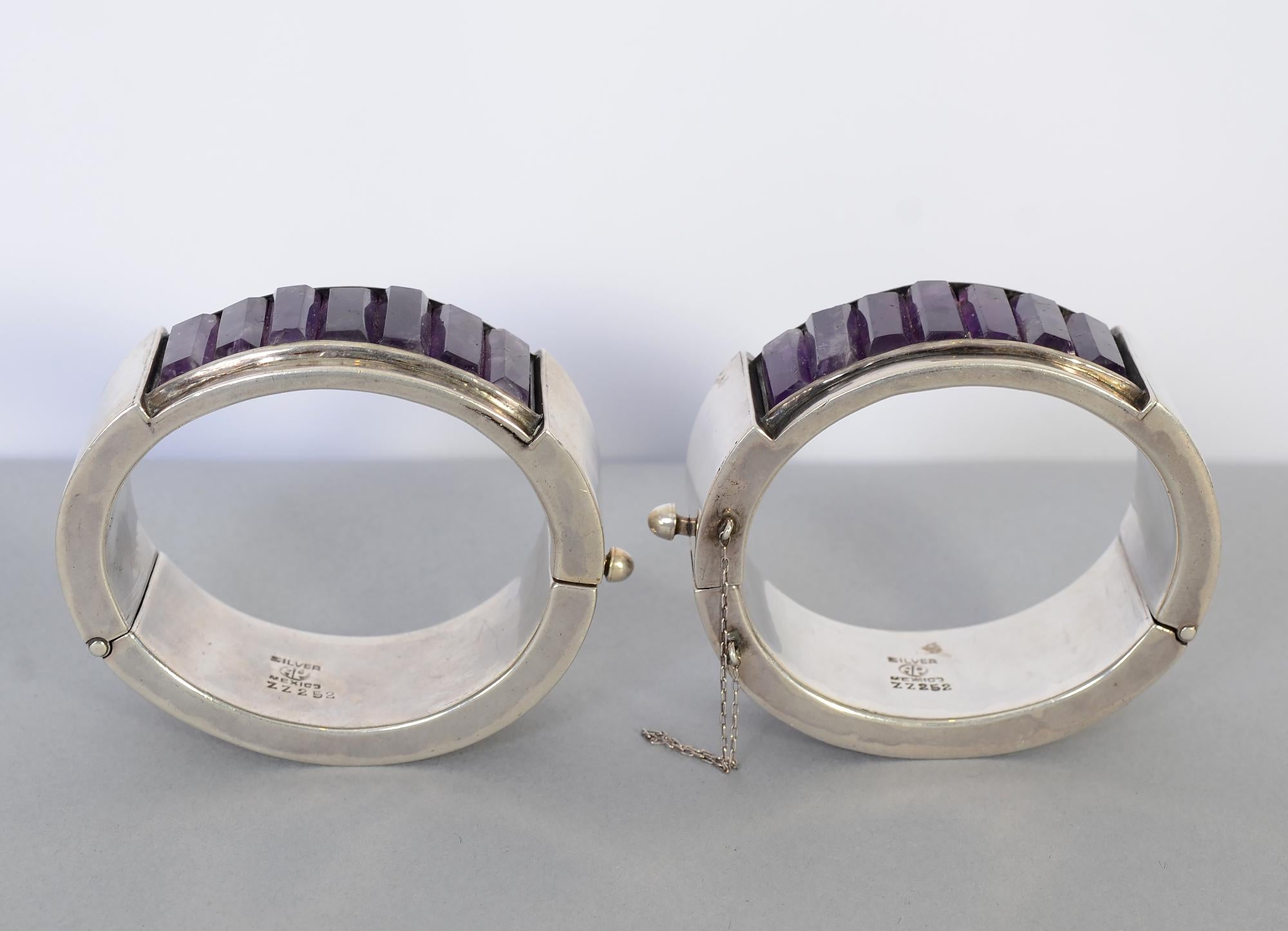 Modernist Antonio Pineda Pair of Sterling Silver and Amethyst Hinged Bangle Bracelets