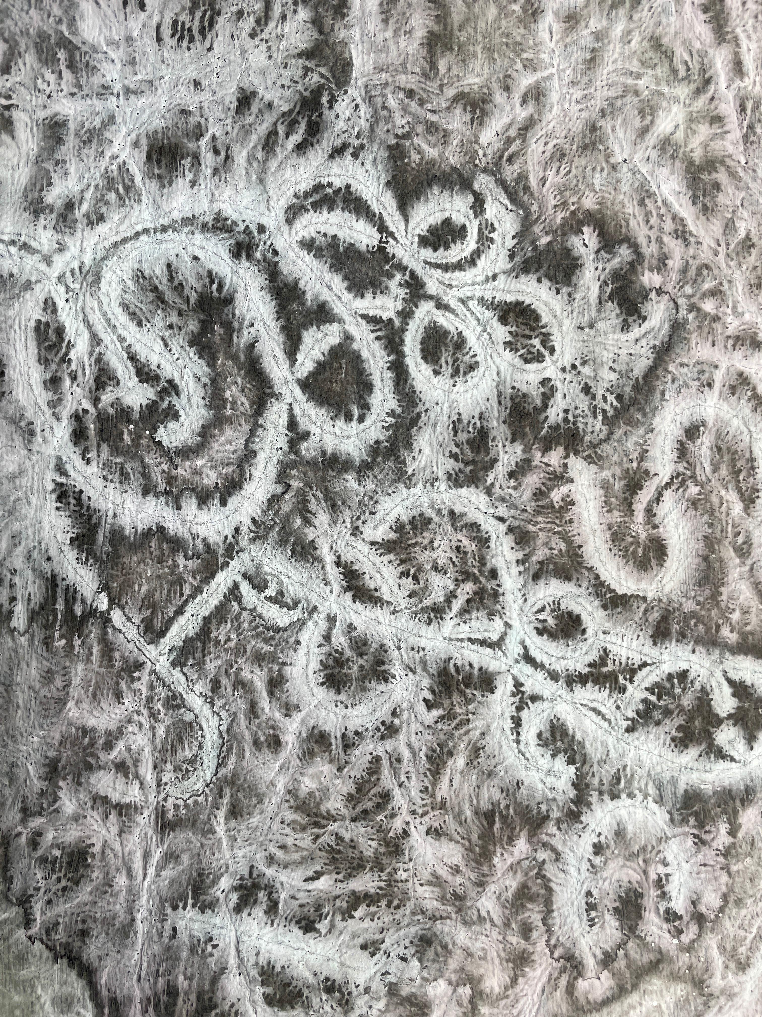 Cincuenta 4: pintura enmarcada de tinta sumi sobre papel hecho a mano de la India con medallón - Painting Abstracto de Antonio Puri