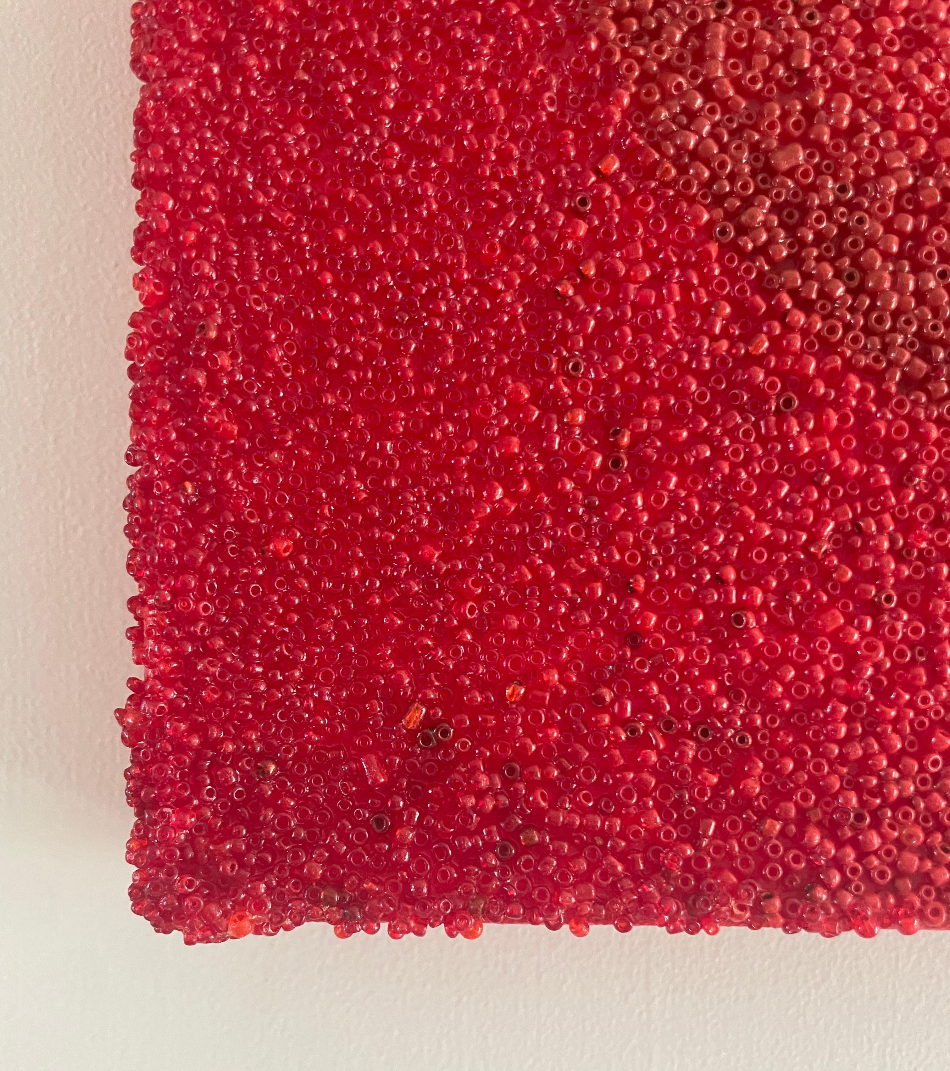 Tantra 35 : peinture abstraite indienne de mandala spirituel, sculpture de cercle, perles rouges - Sculpture de Antonio Puri