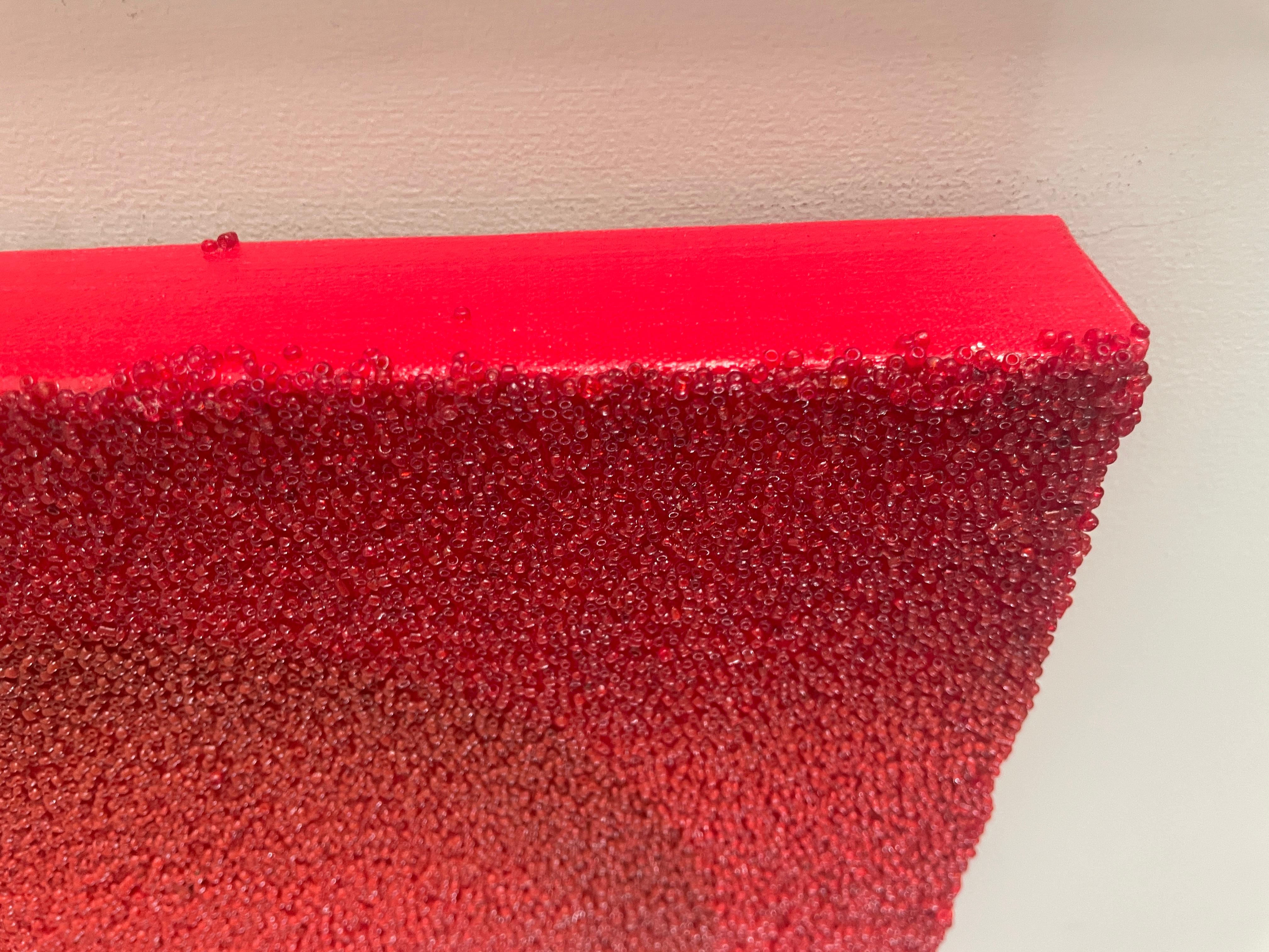 Tantra 35 : peinture abstraite indienne de mandala spirituel, sculpture de cercle, perles rouges - Abstrait Sculpture par Antonio Puri