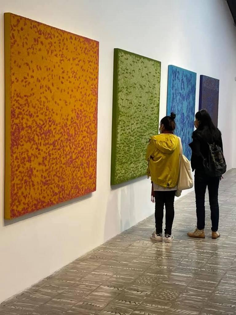Tantra 92 : peinture de mandala spirituel abstrait et minimaliste, cercle rouge en vente 8